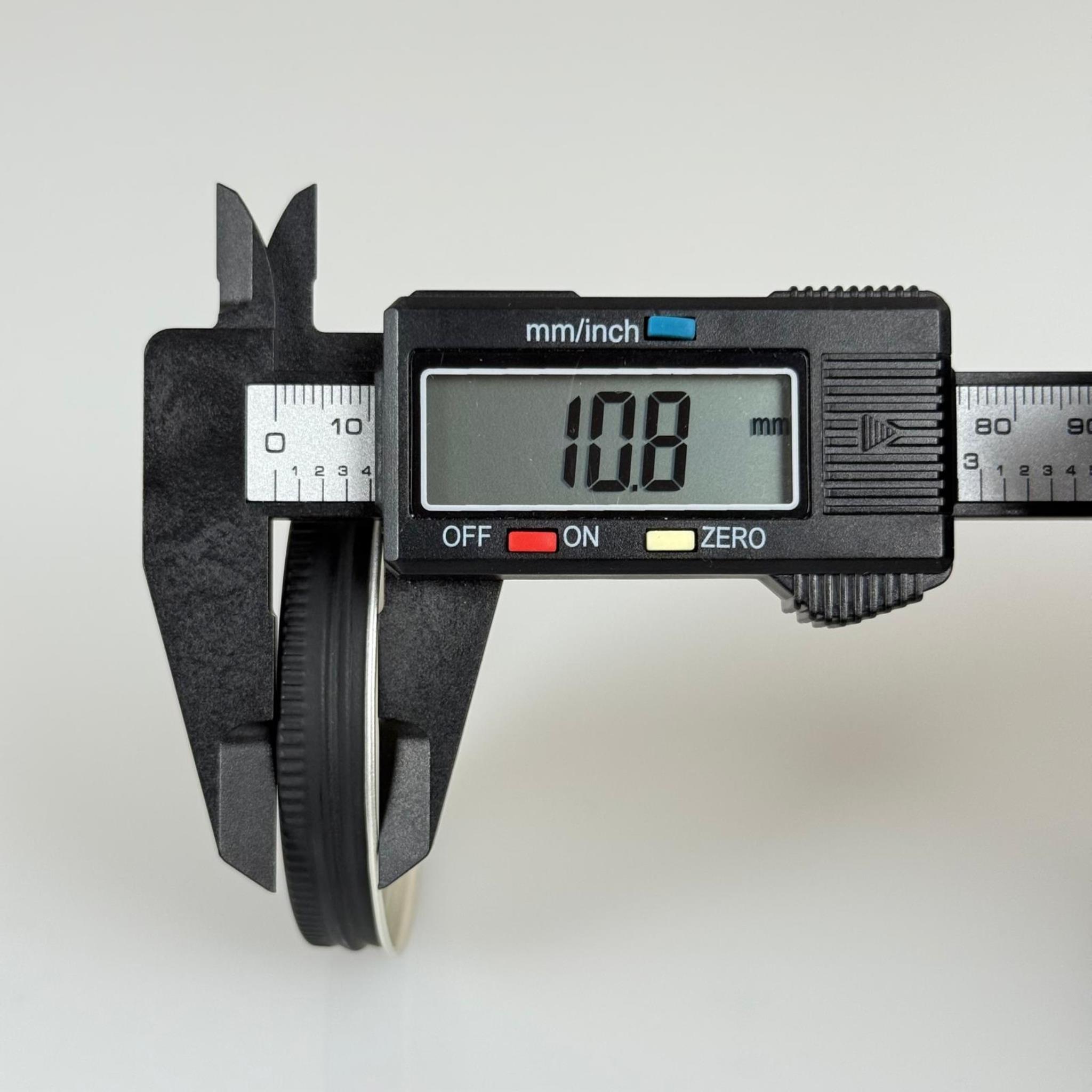 57 MM VİDALI MAT SİYAH METAL KAPAK (ŞİŞECAM 50 CC CAM KREM KAVANOZU KAPAĞI)