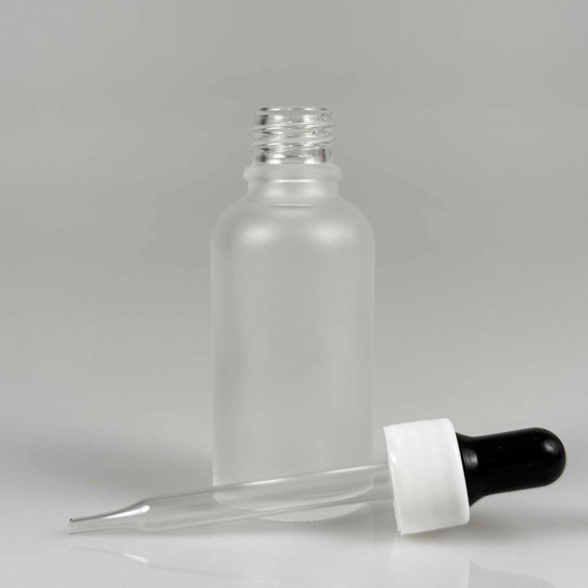 30 CC BUZLU İNCE UÇLU CAM DAMLALIKLI ŞİŞE - SİYAH EMZİK + BEYAZ DÜZ KAPAK + CAM PİPET TAKIM - 30 ML BUZLU İNCE UÇLU DAMLALIKLI ŞİŞE SETİ