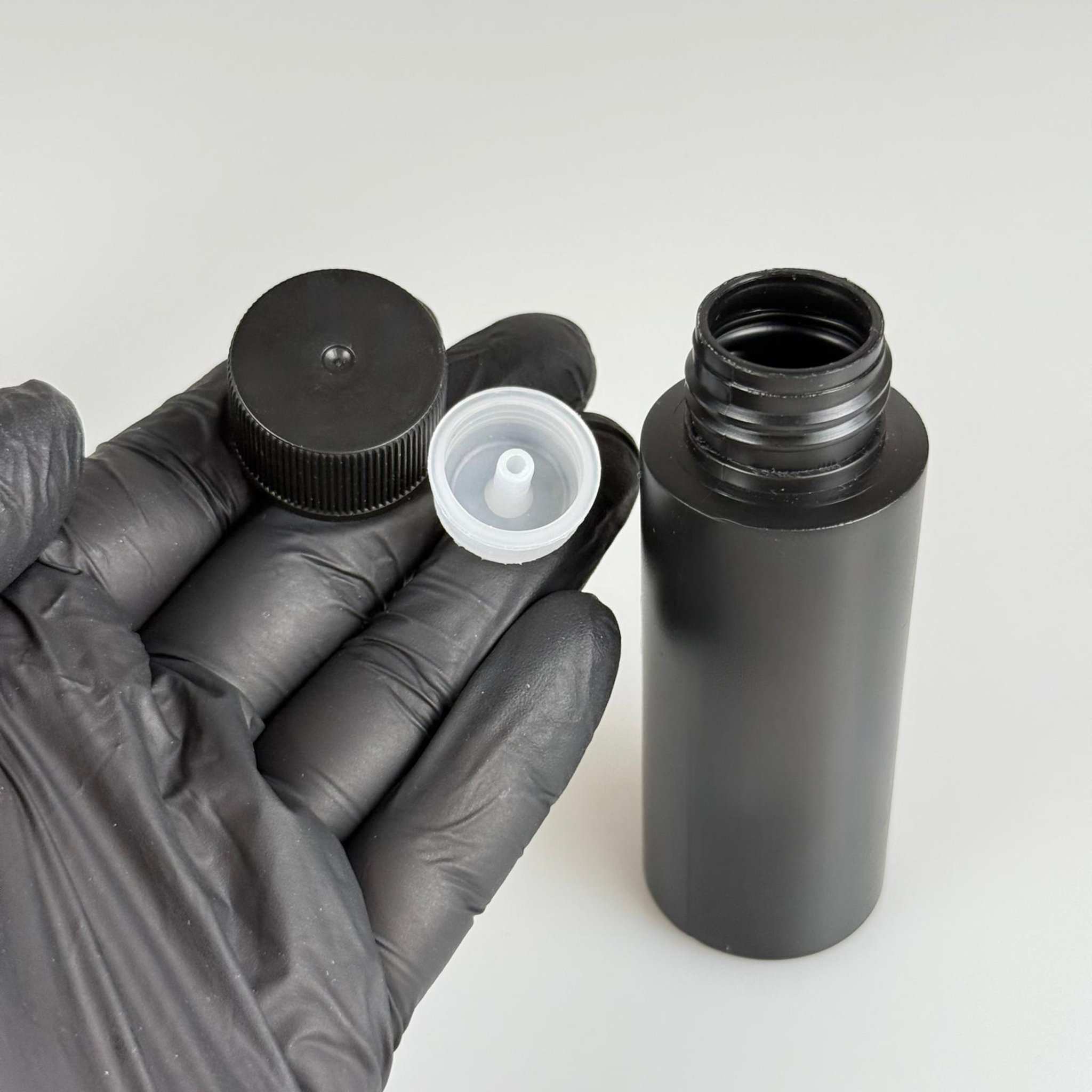 50 CC SİYAH POLİETİLEN PLASTİK ŞİŞE + SİYAH KAPAKLI + KOLONYA TIPALI TAKIM  - 50 ML PLASTİK ŞİŞE