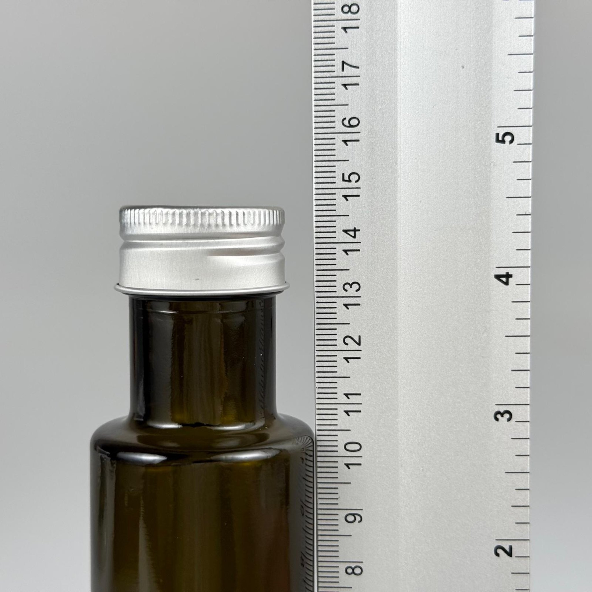 100 CC DORİKA CAM ŞİŞE KOYU YEŞİL (31 MM AĞIZ) - CONTALI GÜMÜŞ ALÜMİNYUM METAL KAPAKLI - 100 ML SİLİNDİR DORİCA YAĞ VE SOS ŞİŞELERİ