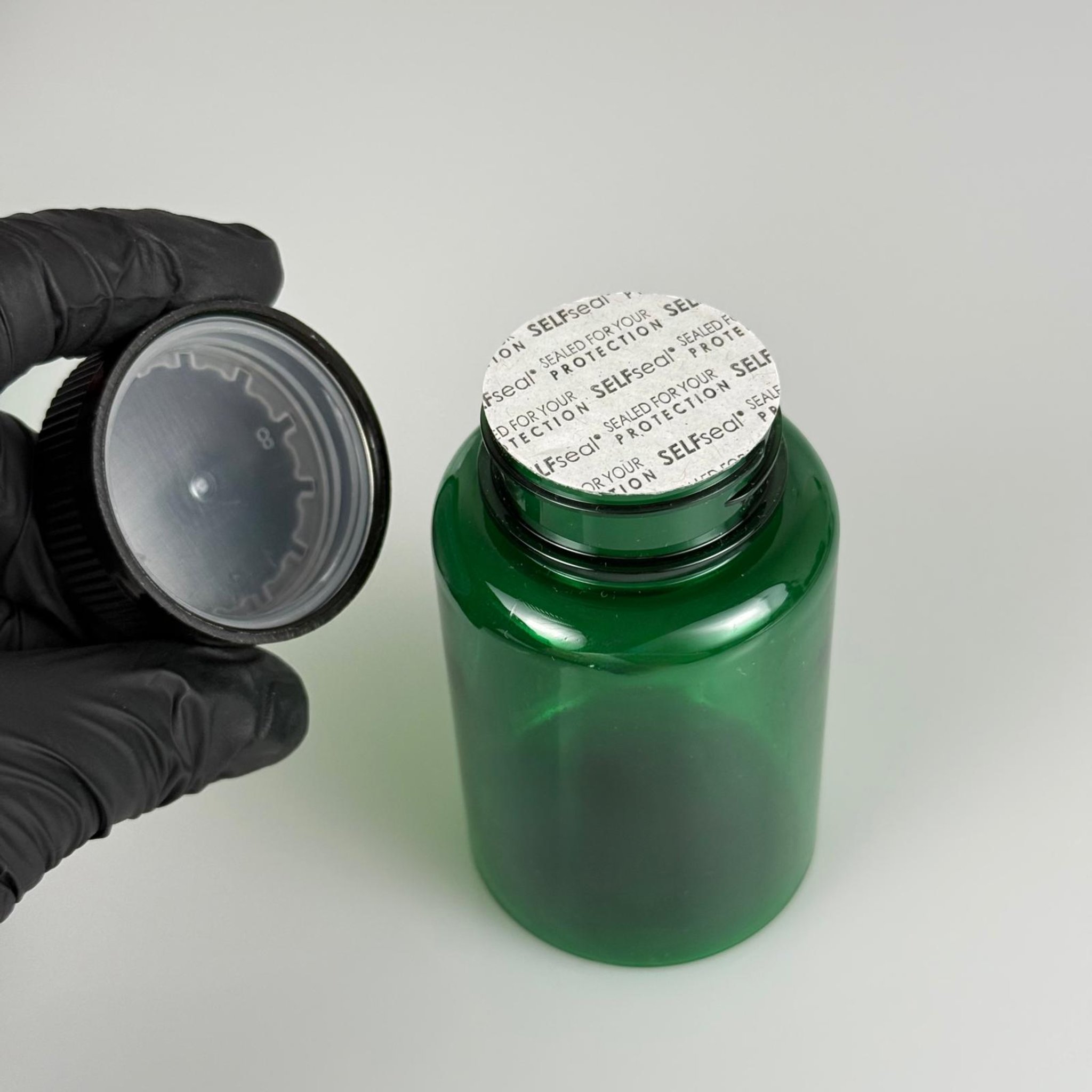 150 ML CONTALI ÇOCUK KİLİT KAPAKLI TABLET ŞİŞESİ  - 150 CC YEŞİL PET KAVANOZ + 38 MM SİYAH ÇOCUK KİLİTLİ KAPAK + KENDİNDEN YAPIŞKANLI KÖPÜK CONTA TAKIM -  KAPSÜL KUTUSU - İLAÇ ŞİŞESİ - MEDİKAL HAP ŞİŞESİ - FARMASÖTİK KAVANOZ