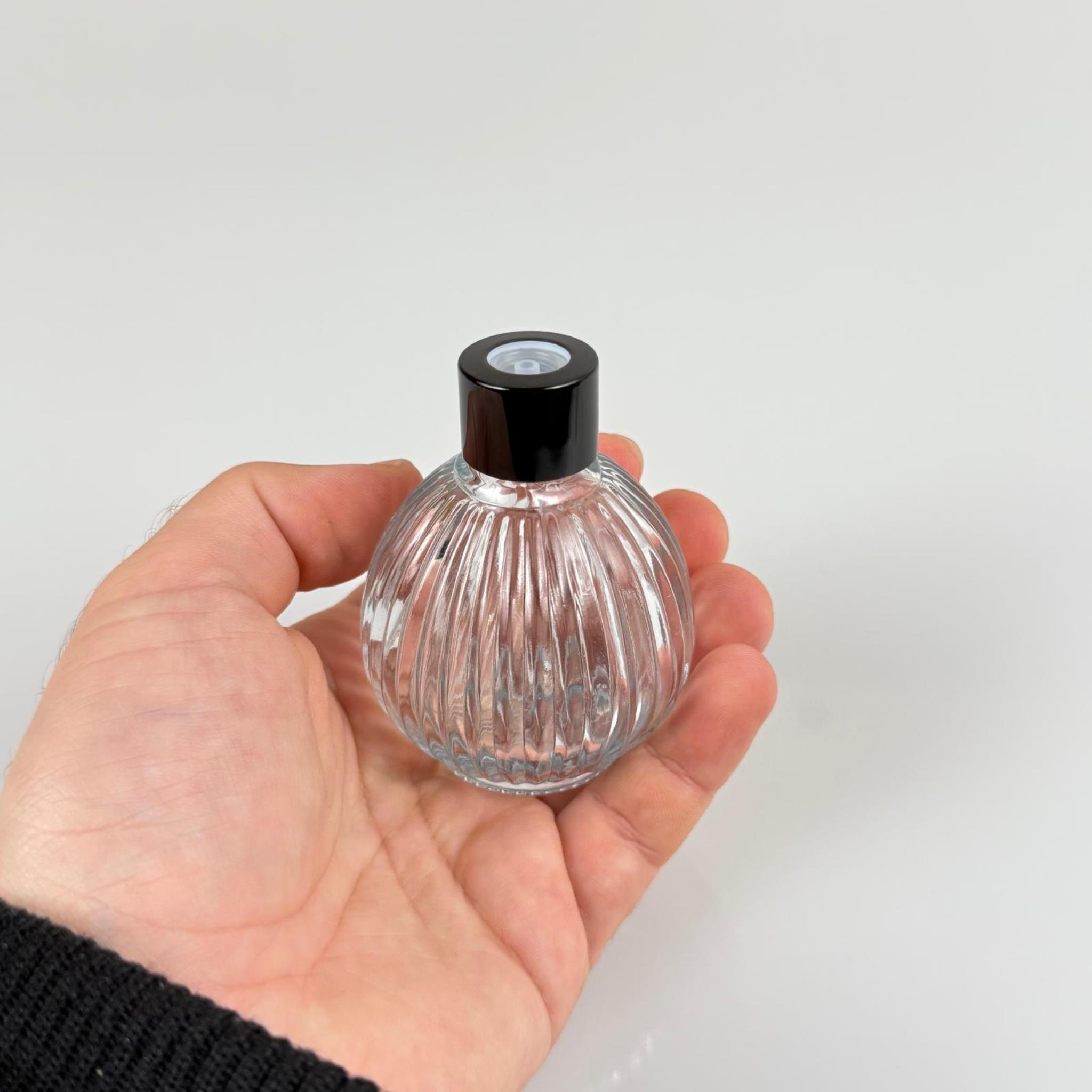 ÇİZGİLİ TOP MODEL CAM KOLONYA ŞİŞESİ + METAL SİYAH KAPAK + TIPA - 50 ML - HEDİYELİK KOLONYA ŞİŞELERİ