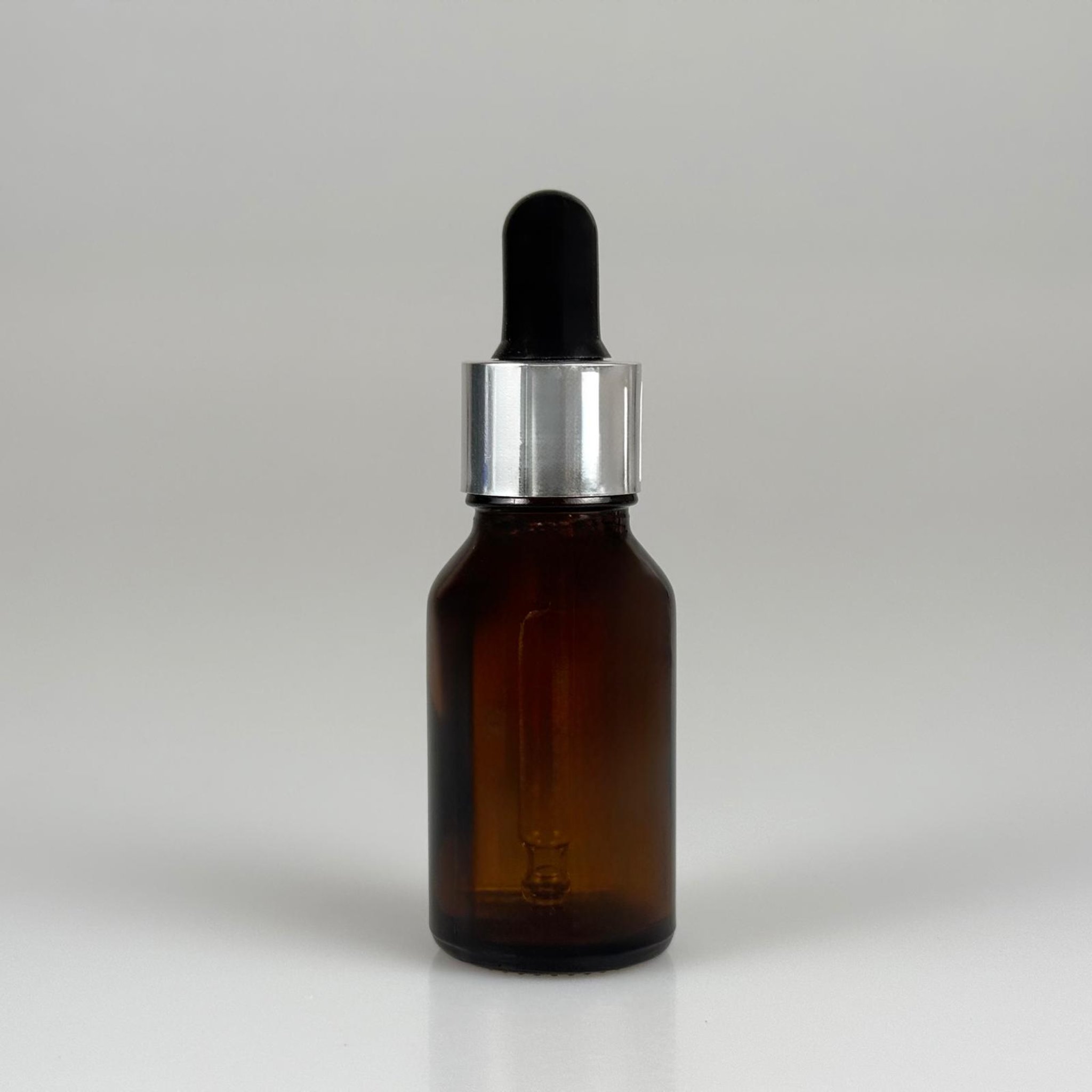 15 CC AMBER CAM DAMLALIKLI ŞİŞE - SİYAH EMZİK - METALİK GÜMÜŞ KAPAK - 15 ML KAHVERENGİ CAM DAMLALIKLI ŞİŞE