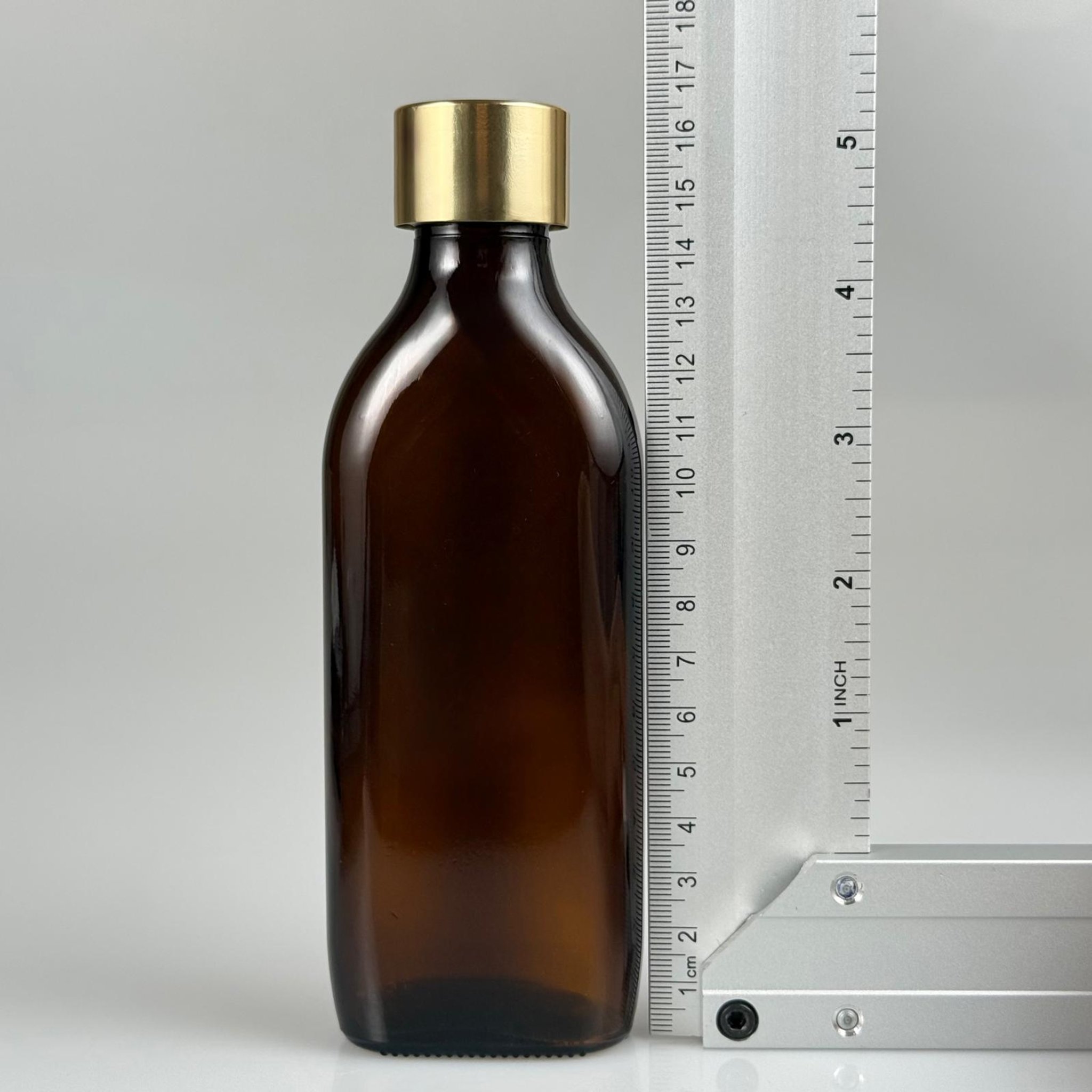 150 CC YASSI AMBER CAM ŞİŞE - ALÜMİNYUM KAPLAMALI GOLD KAPAKLI + DAMLALIKLI KOLONYA TIPALI TAKIM - 150 ML KAHVERENGİ CAM ŞİŞE