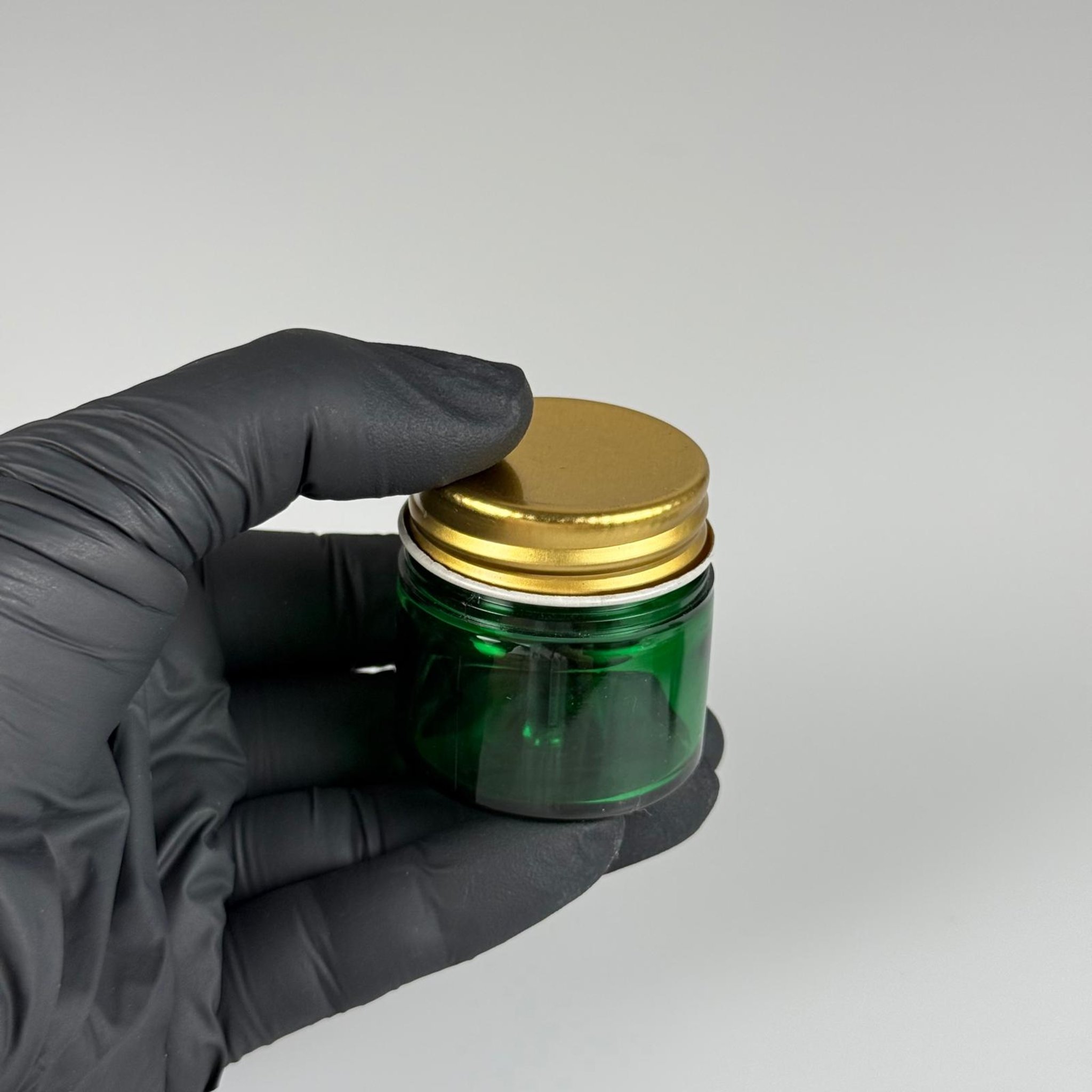 20 CC YEŞİL SERT PLASTİK KAVANOZ - 38 AĞIZ CONTALI GOLD METAL KAPAKLI + KENDİNDEN YAPIŞKANLI KÖPÜK CONTA - 20 ml KALIN LÜX Boş Krem, Balm, Peeling, Macun, Pasta, Aromaterapi ve Saç Maskesi Kabı