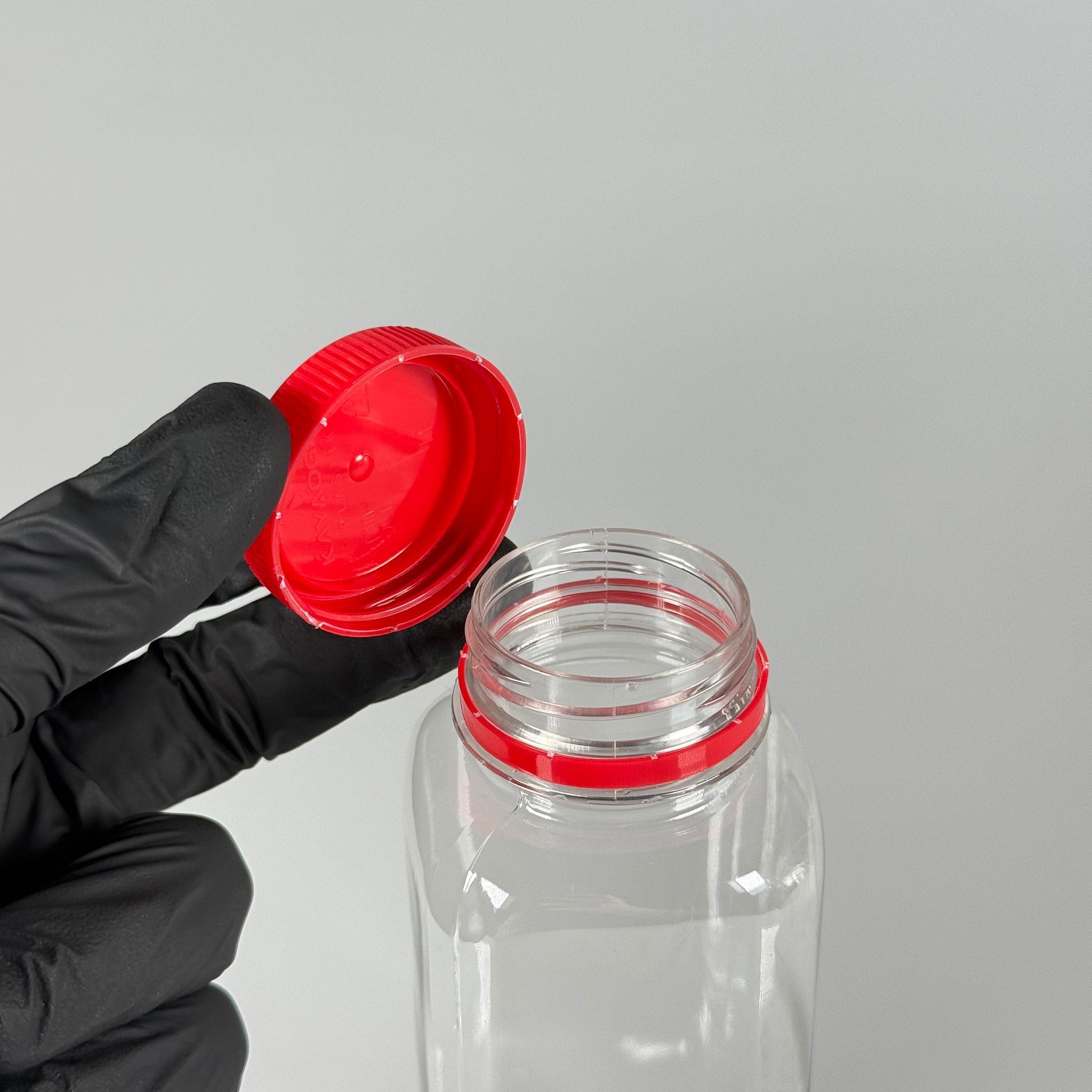 300 CC KÖŞELİ KARE PET ŞİŞE (18,5 GR) - 38 MM GENİŞ AĞIZLI KIRMIZI KİLİTLİ KAPAKLI - 300 ML DETOX, MEYVE SUYU, SMOOTHIE, AYRAN, SÜT, MEŞRUBAT VB İÇİN BOŞ PLASTİK ŞİŞELER