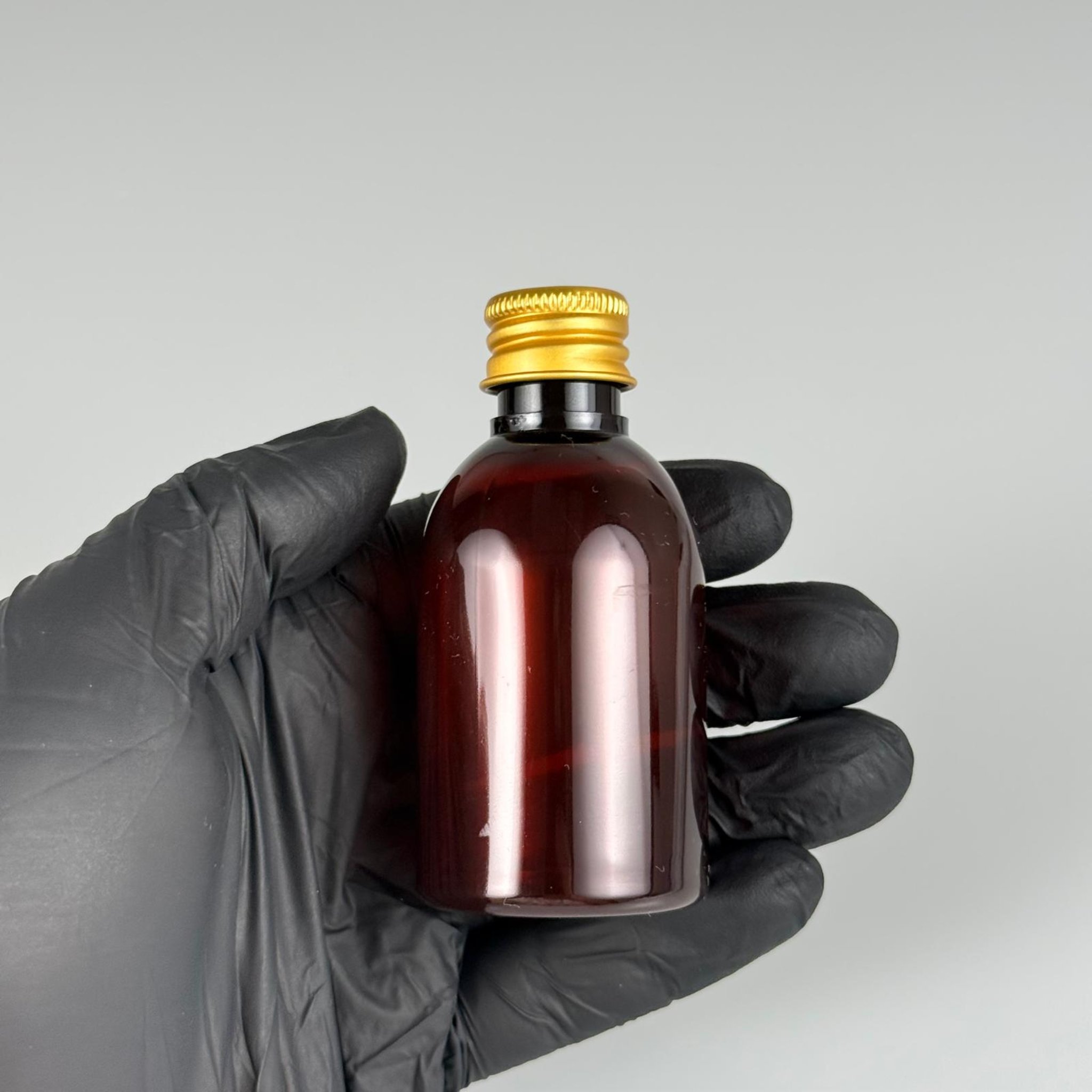 50  CC AMBER PET ŞİŞE + KÖPÜK CONTALI GOLD ALÜMİNYUM METAL KAPAKLI TAKIM - 50 ML KAHVERENGİ PLASTİK ŞİŞE