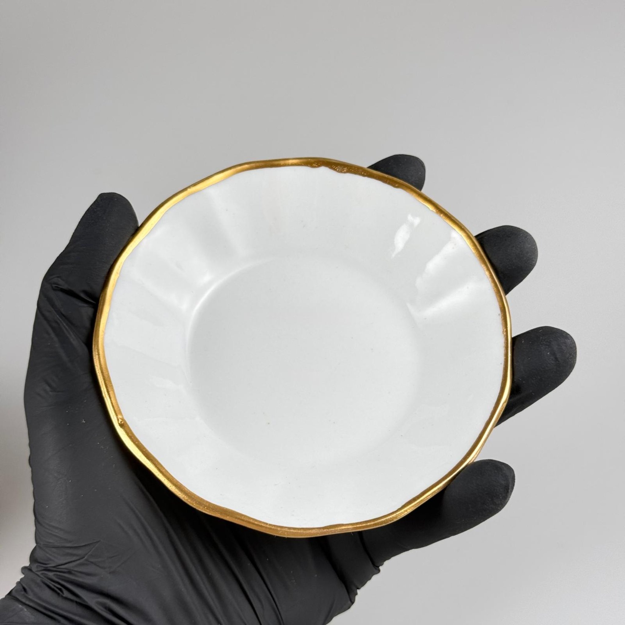 PORSELEN ÇAY TABAĞI - BEYAZ - GOLD YALDIZLI