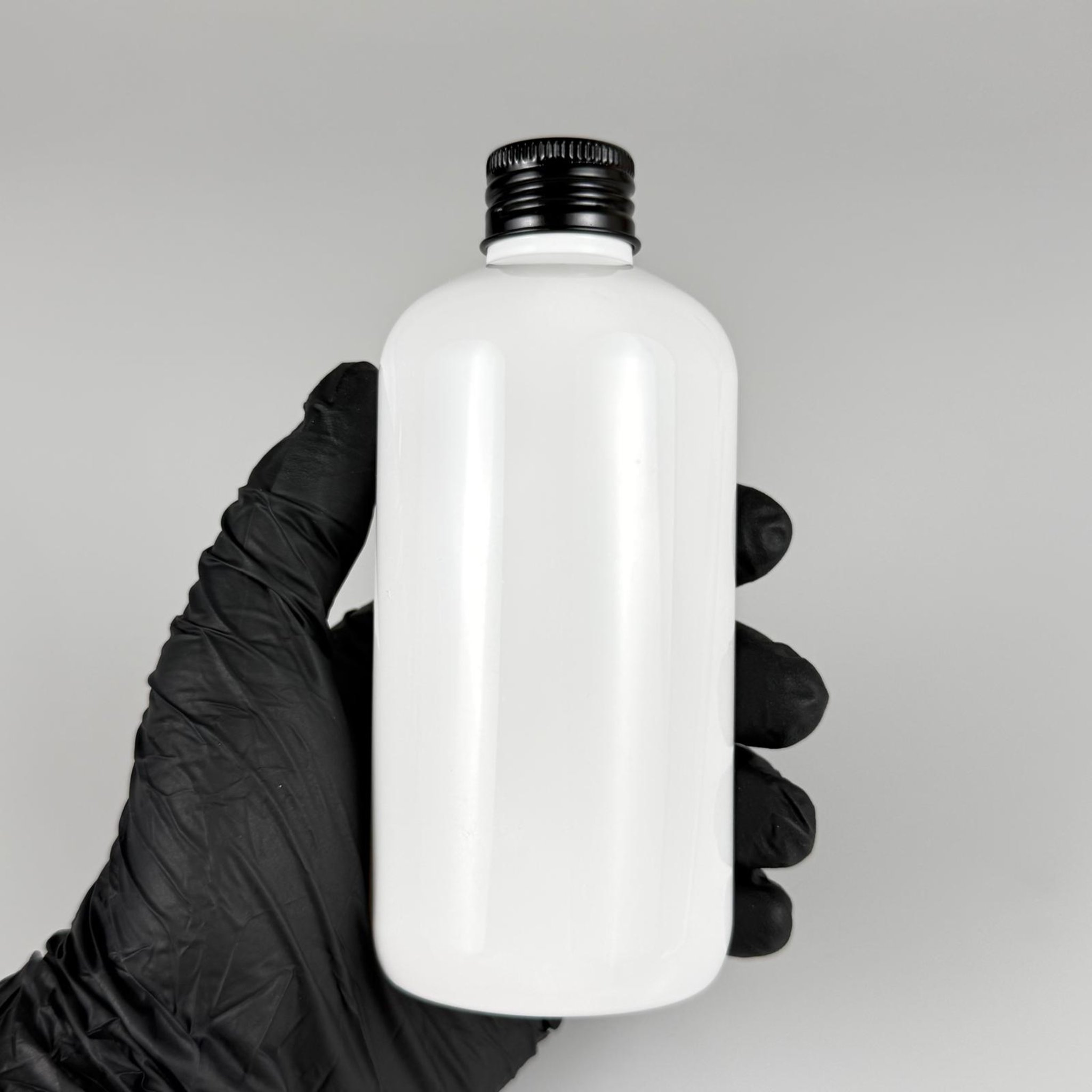 250 CC BEYAZ PLASTİK ŞİŞE ZEYNEP MODEL ( 24 AĞIZ ) + KÖPÜK CONTALI SİYAH METAL ALÜMİNYUM KAPAKLI + KOLONYA TIPALI TAKIM - 250 ML KAPAKLI BEYAZ TOMBUL PET ŞİŞELER