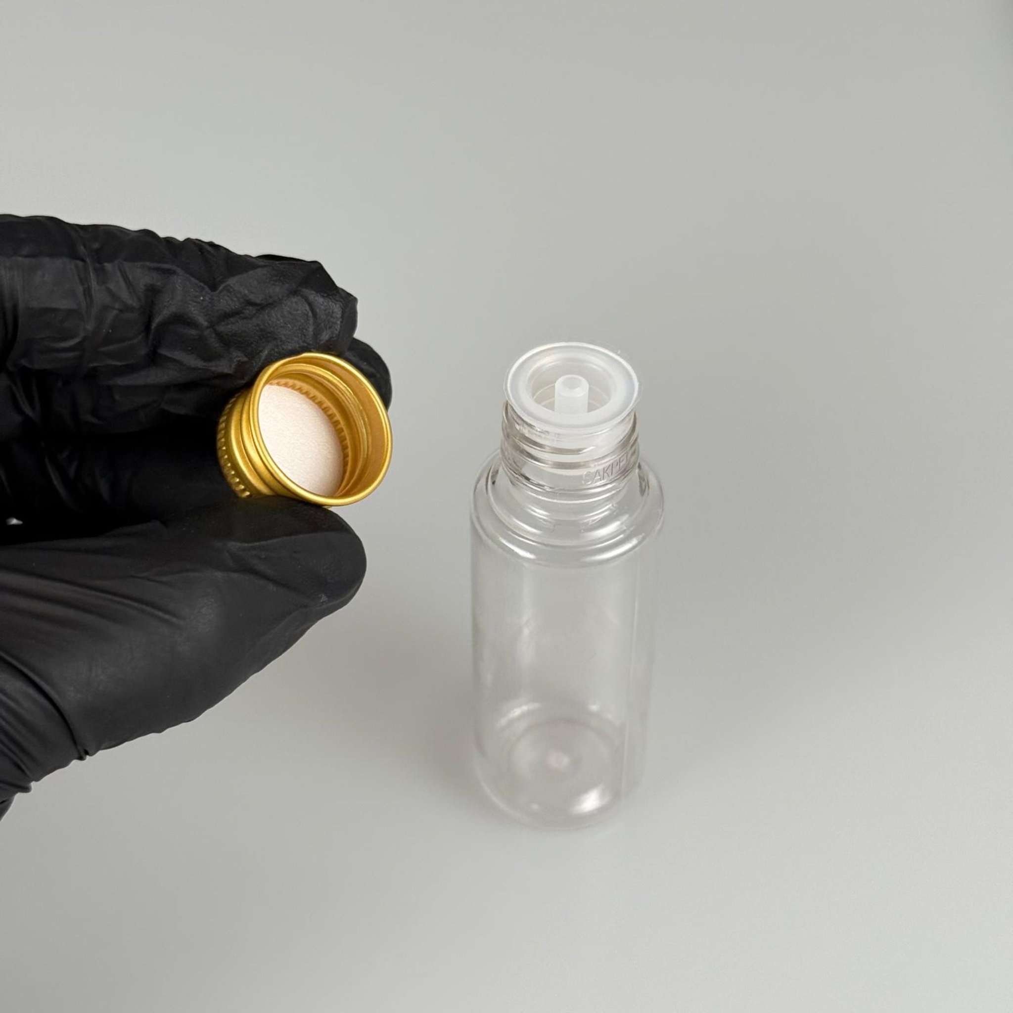 30 CC ŞEFFAF  PET SHOT ŞİŞE - KÖPÜK CONTALI GOLD ALÜMİNYUM METAL KAPAKLI + DAMLALIKLI KOLONYA TIPALI TAKIM - 30 ML PLASTİK ŞİŞE