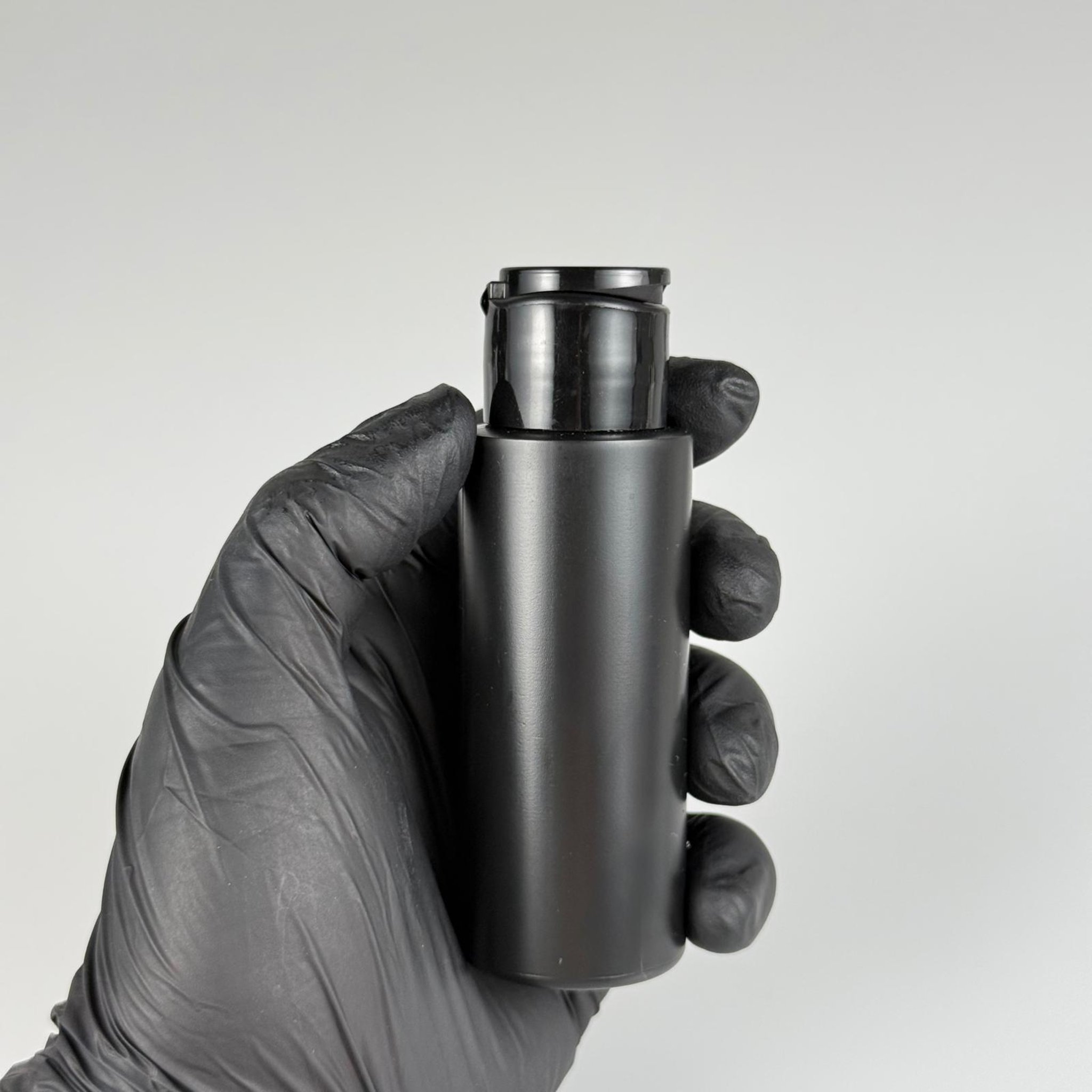 50 CC SİYAH POLİETİLEN ŞAMPUAN ŞİŞESİ -  50 ML SİYAH ŞIK 1. KALİTE FLİPTOP KAPAKLI POLİETİLEN ŞİŞE
