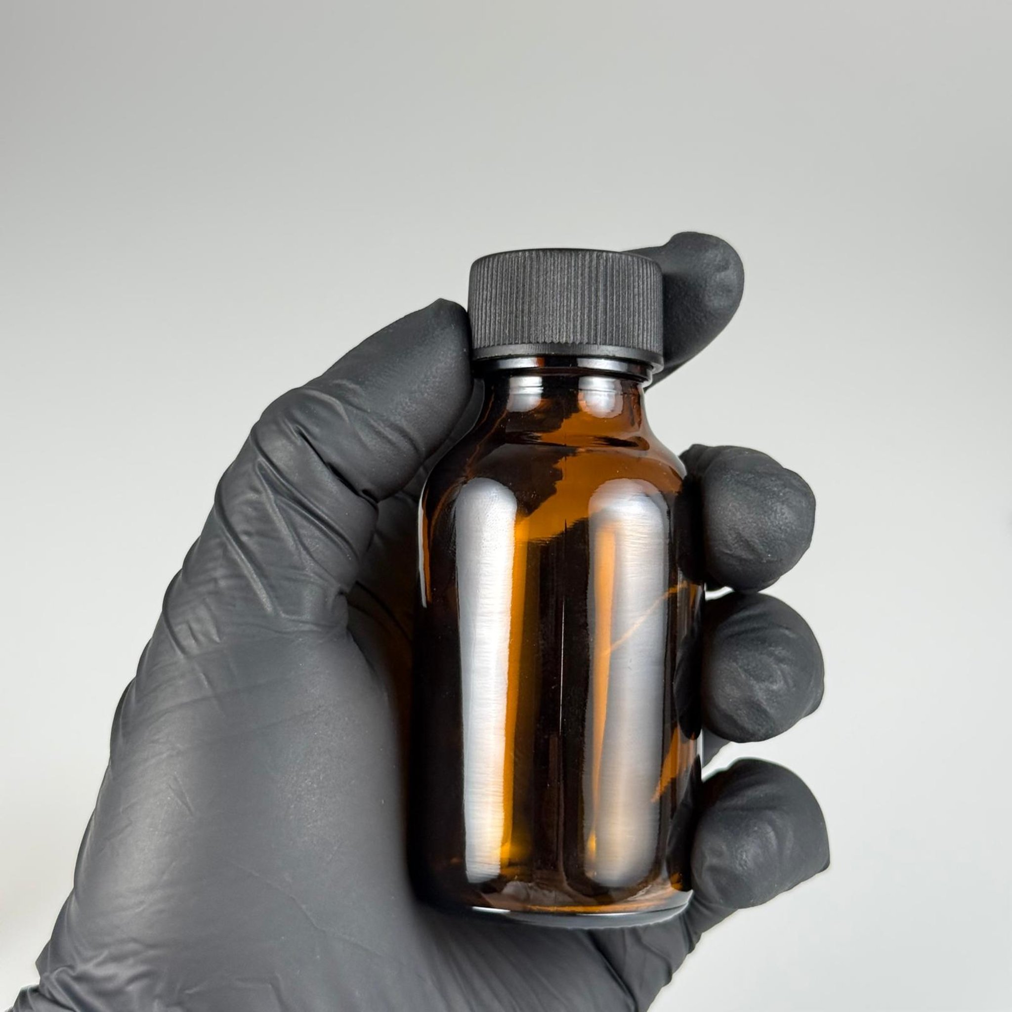 50 CC AMBER CAM ŞİŞE + SİYAH PLASTİK KAPAK + 15 ML ÖLÇEK TAKIM - 50 ML KAHVERENGİ BOŞ ŞURUP ŞİŞESİ (AĞIZ ÇAPI 25 MM) - 50 ML ECZA ŞİŞESİ