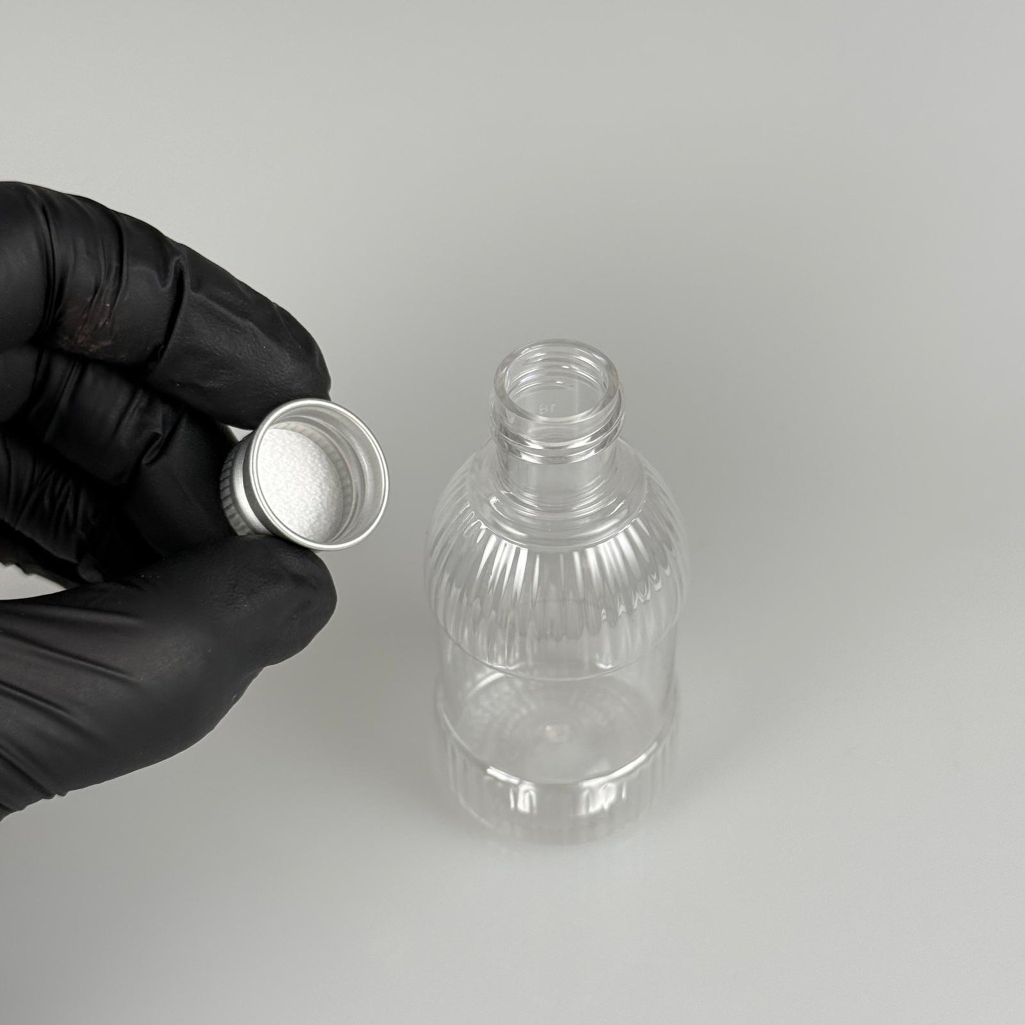 50 CC MANDALİNA MODEL PET ŞİŞE + KÖPÜK CONTALI GÜMÜŞ ALÜMİNYUM METAL KAPAKLI TAKIM - 50 ML TOMBUL PET ŞİŞE