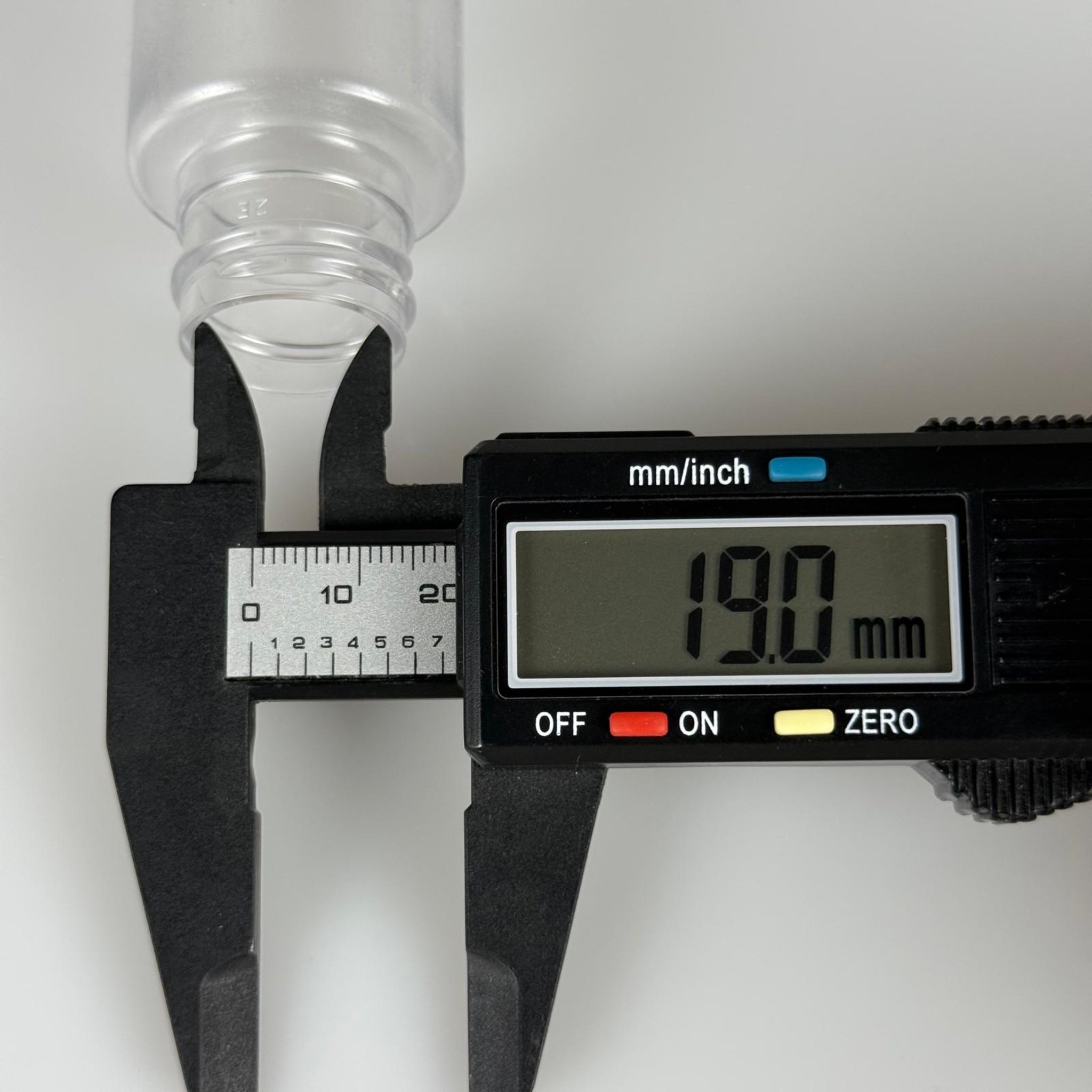 100 CC BUZLU UZUN KÜT SİLİNDİR PET ŞİŞE (24 GR) 24 MM EP