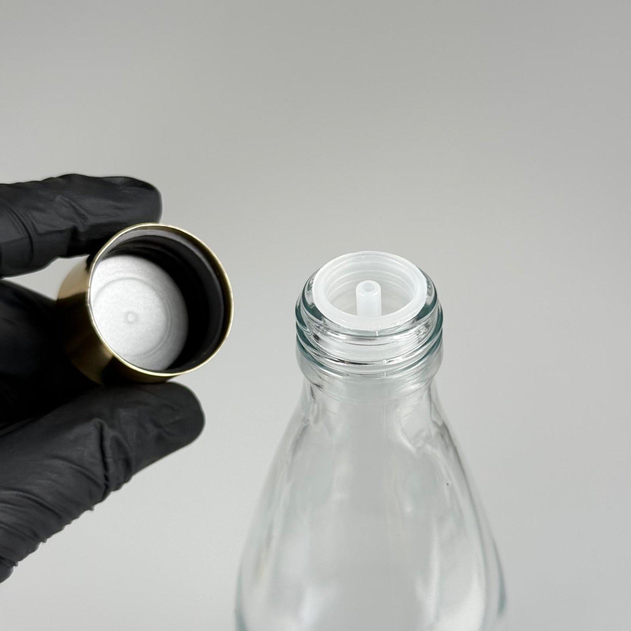 330 CC CAM ŞİŞE + ALÜMİNYUM KAPLAMALI GOLD KAPAKLI + DAMLALIKLI KOLONYA TIPALI TAKIM - 330 ML ŞİŞE