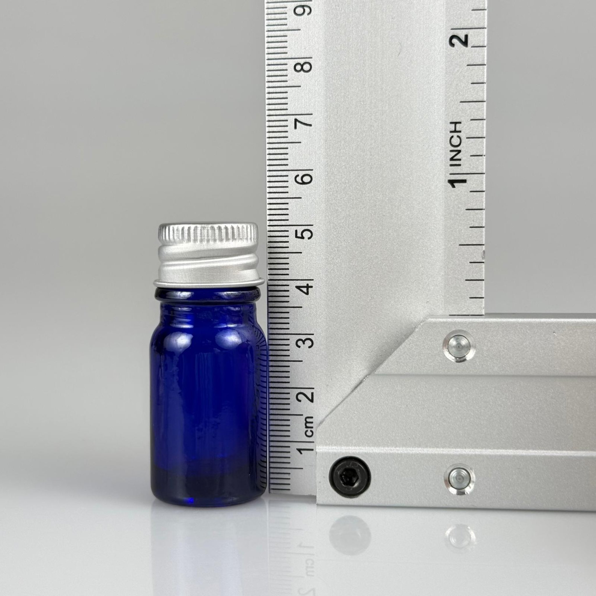 5 CC MAVİ CAM ŞİŞE + KÖPÜK CONTALI GÜMÜŞ ALÜMİNYUM METAL KAPAKLI TAKIM - 5 ML MAVİ CAM ŞİŞE