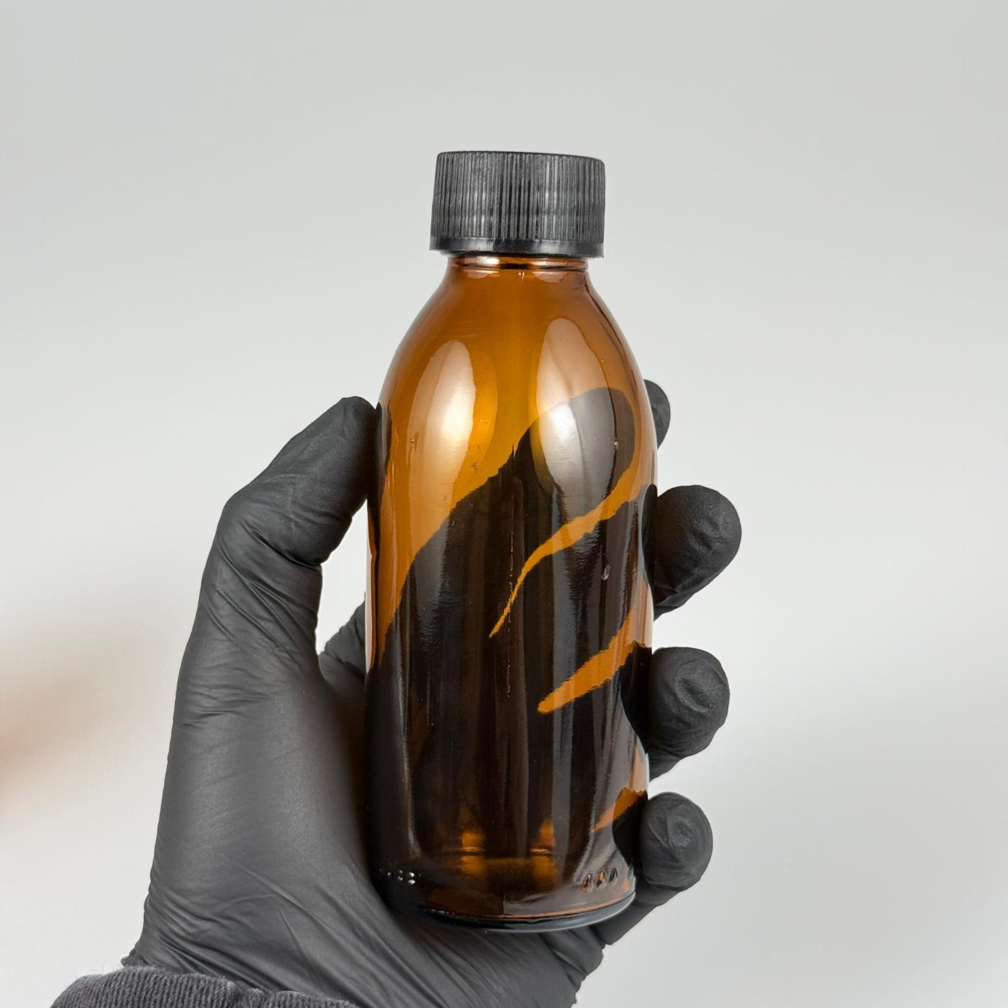 160 ML DOLUMU KOLAY, GENİŞ AĞIZLI İÇTEN DAMLALIKLI ŞİŞE (28 MM AĞIZ)  - 160 CC SİYAH CONTALI KAPAKLI İÇTEN DAMLALIKLI CAM ECZA ŞİŞESİ - AMBER KAHVERENGİ