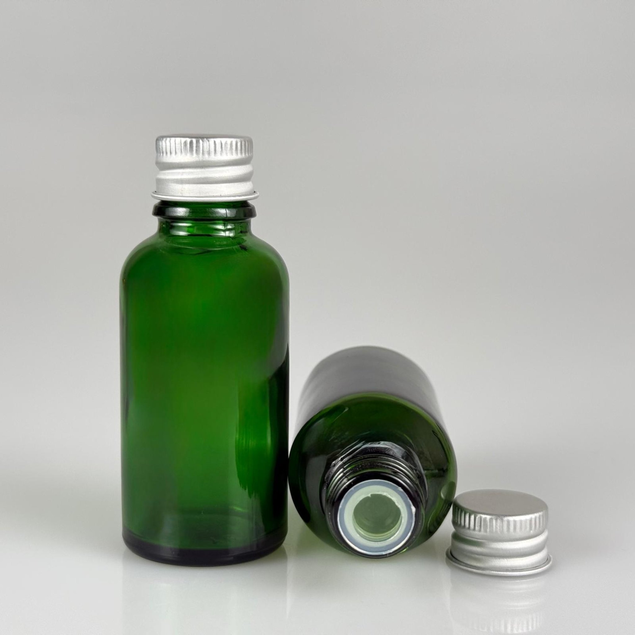 30 CC YEŞİL CAM ŞİŞE + KÖPÜK CONTALI GÜMÜŞ ALÜMİNYUM METAL KAPAKLI + KÖR TIPALI TAKIM - 30 ML YEŞİL CAM ŞİŞE