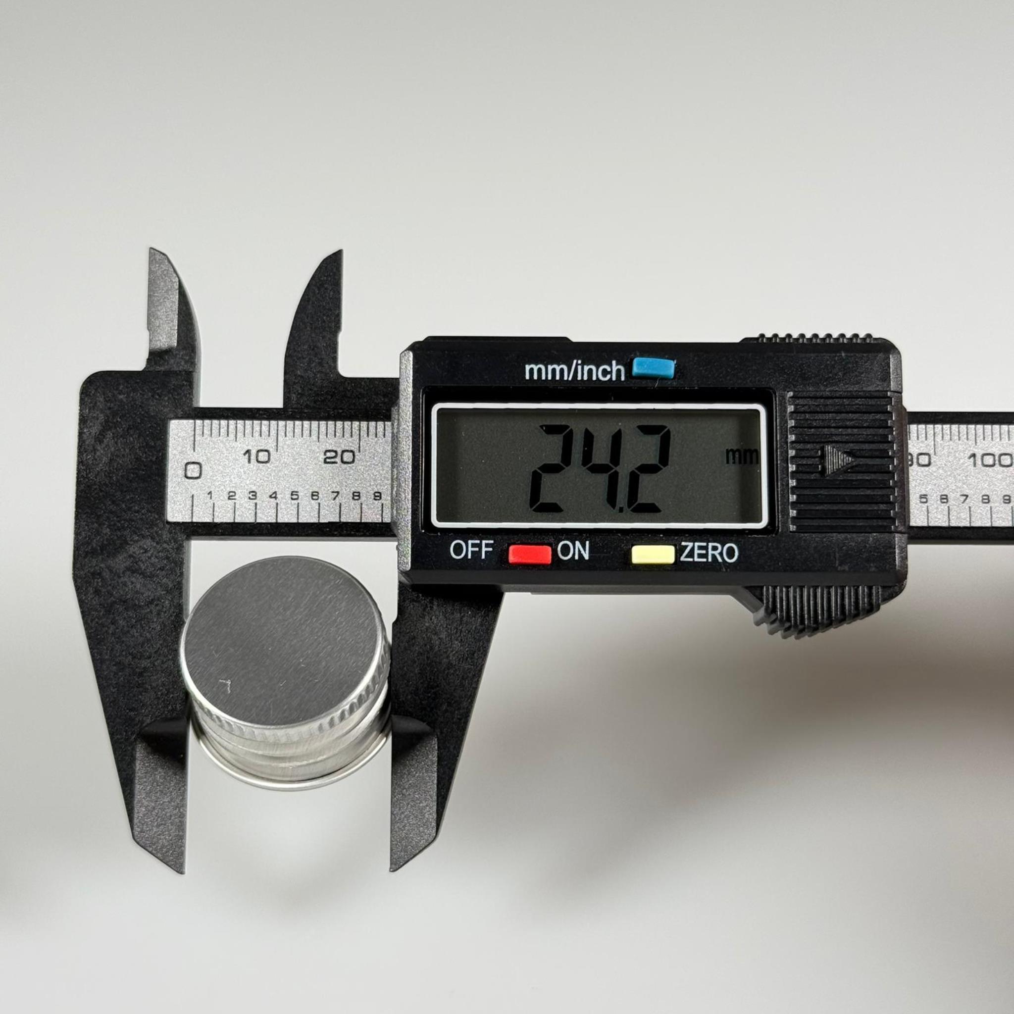 24 MM VİDALI METAL ALÜMİNYUM GÜMÜŞ KAPAK