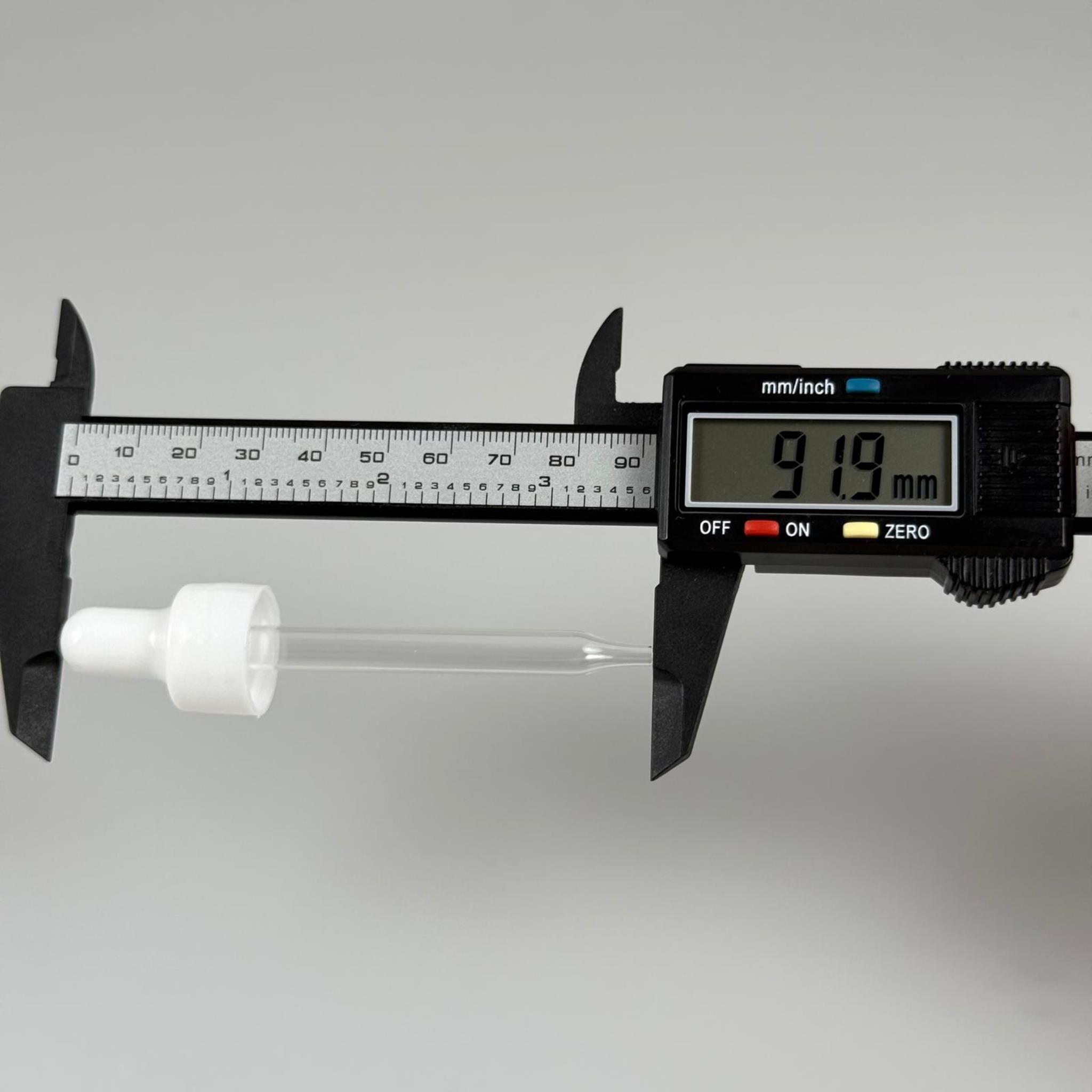 18 MM CAM DAMLALIKLI TAKIM - BEYAZ EMZİK +  DELİKLİ PLASTİK DÜZ BEYAZ KAPAK + 76 MM SİVRİ ( UCU İNCE ) CAM PİPET