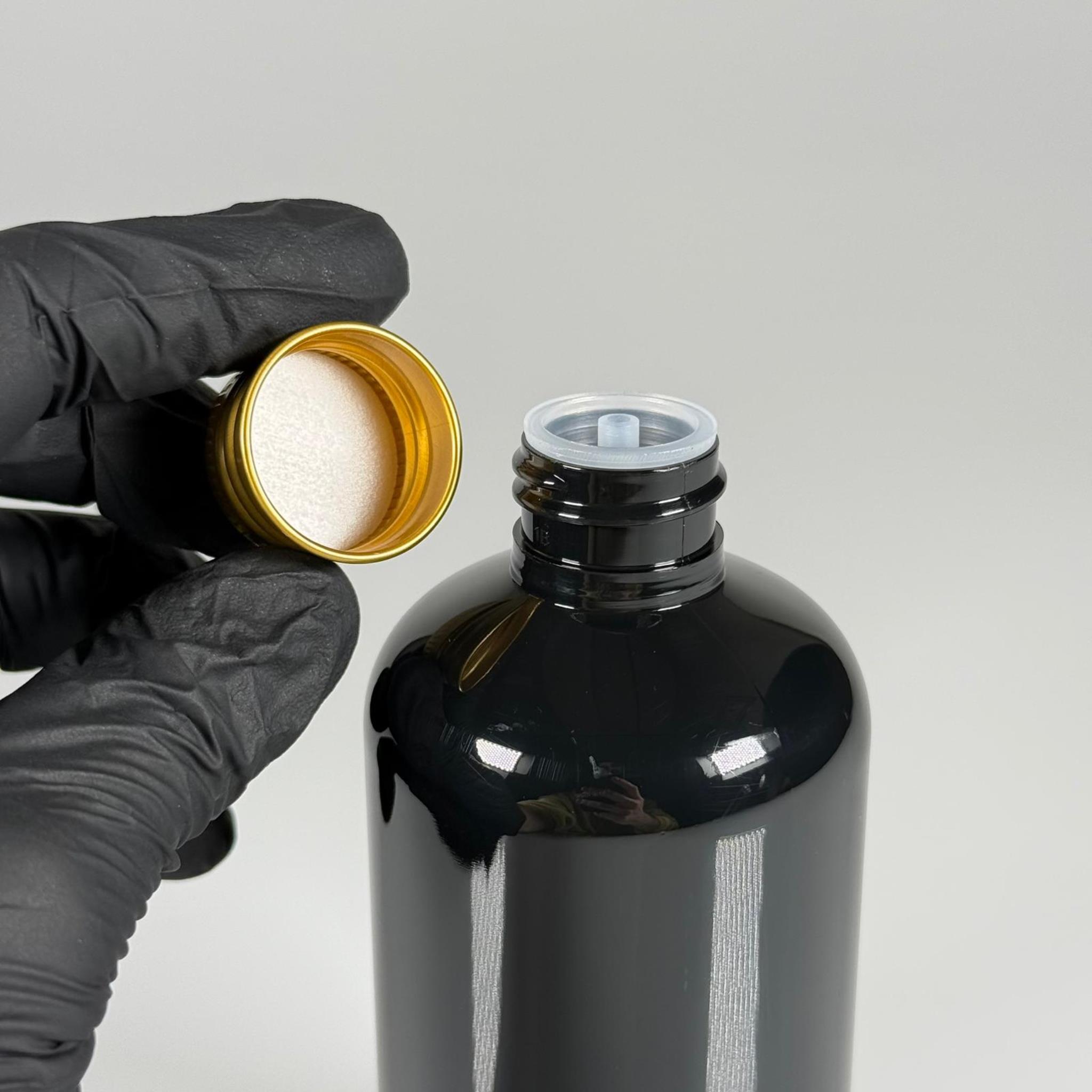 250 CC SİYAH ŞİŞE - GOLD METAL KAPAKLI + KOLONYA TIPALI - 250 ML PLASTİK KOLONYA ŞİŞESİ - ZEYNEP MODEL PET ŞİŞE