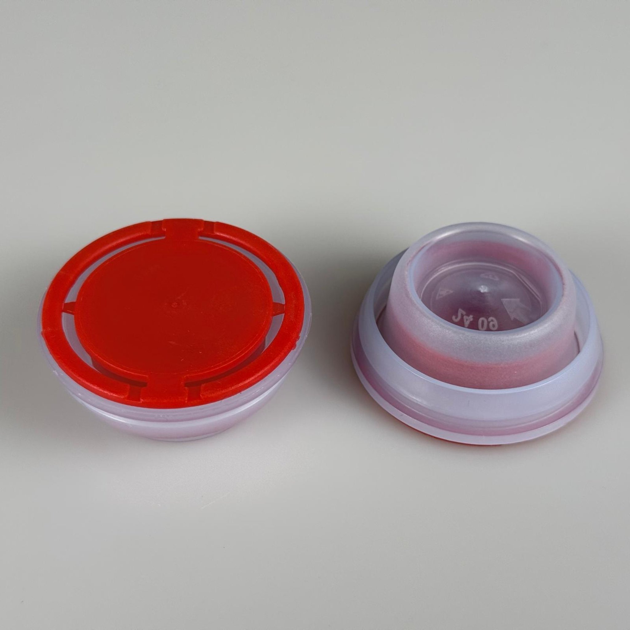 42 MM P2 K CL NATÜREL KIRMIZI BERİCAP  (SOLVENT VE TİNER TENEKESİ İÇİN) - TENEKE İÇİN PLASTİK KAPAK - YEDEK KİMYASAL TENEKE KAPAĞI - Çakma Metal TENEKE Kapağı
