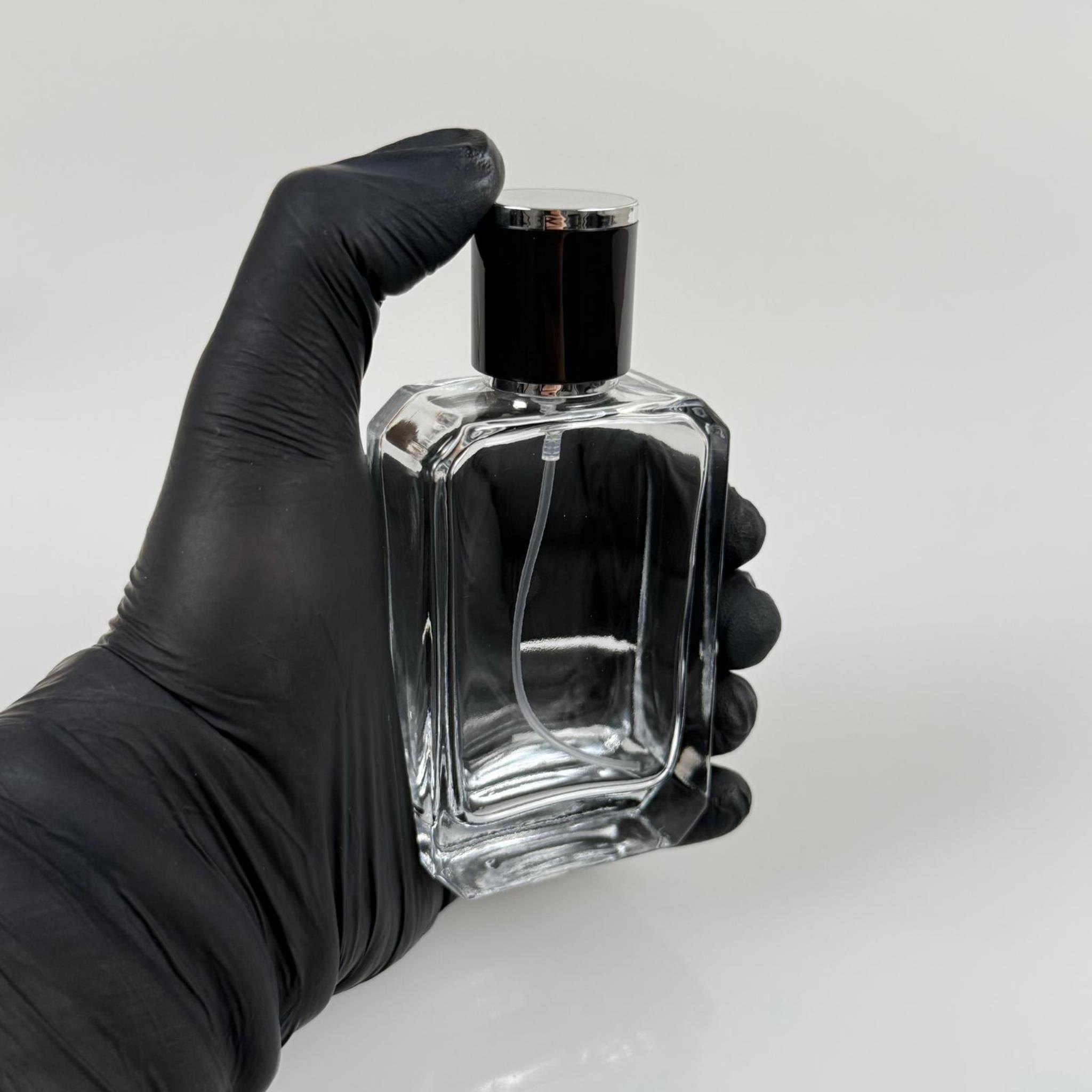 50 ML KÖŞELİ MODEL ANGEL PARFÜM ŞİŞESİ - GÜMÜŞ METAL SPREYLİ + GÜMÜŞ SİYAH KAPAKLI (AĞIZ 15 MM GEÇME KOLAY KAPAMA)
