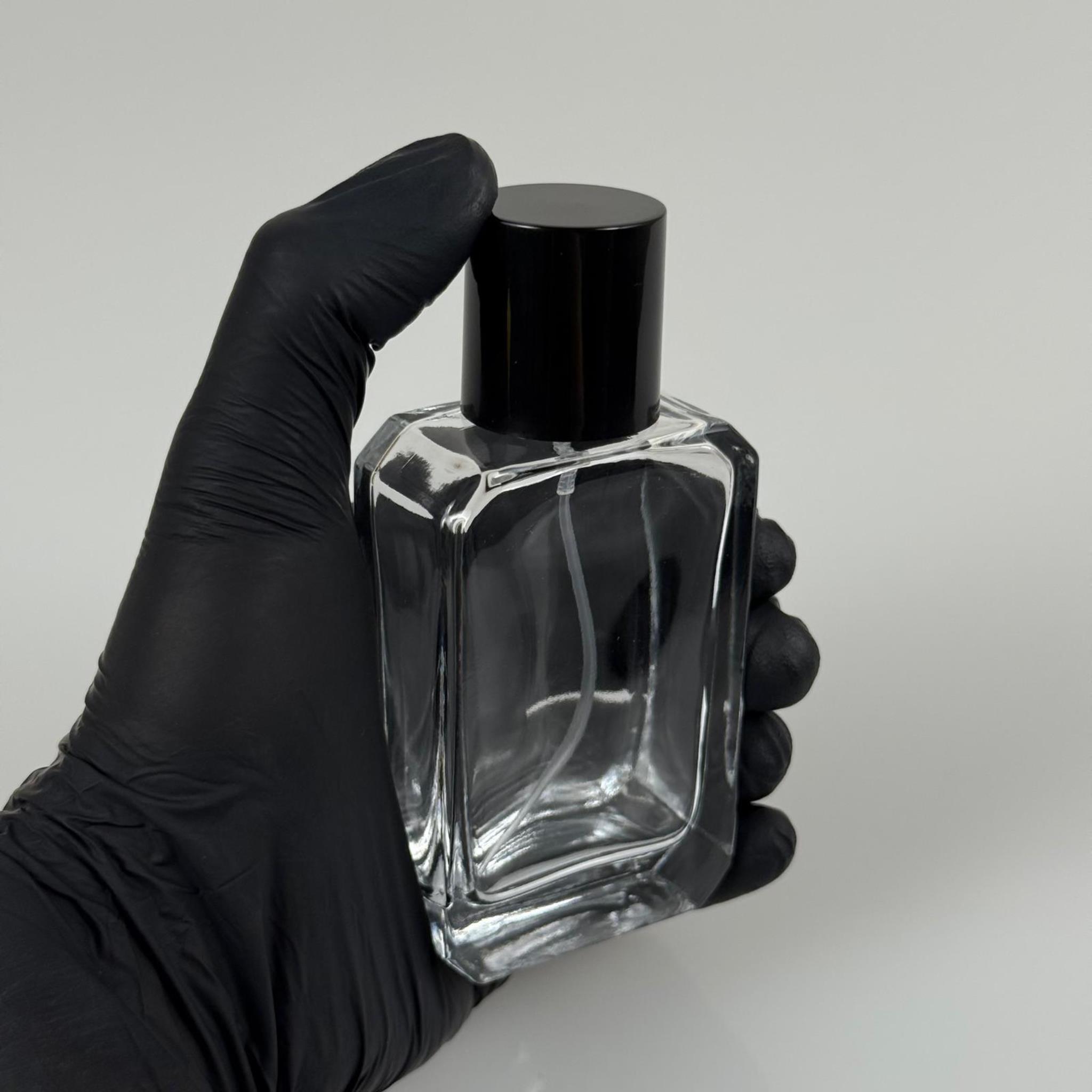 50 ML KÖŞELİ MODEL ANGEL PARFÜM ŞİŞESİ - GOLD METAL SPREYLİ + SİYAH KAPAKLI (AĞIZ 15 MM GEÇME KOLAY KAPAMA)