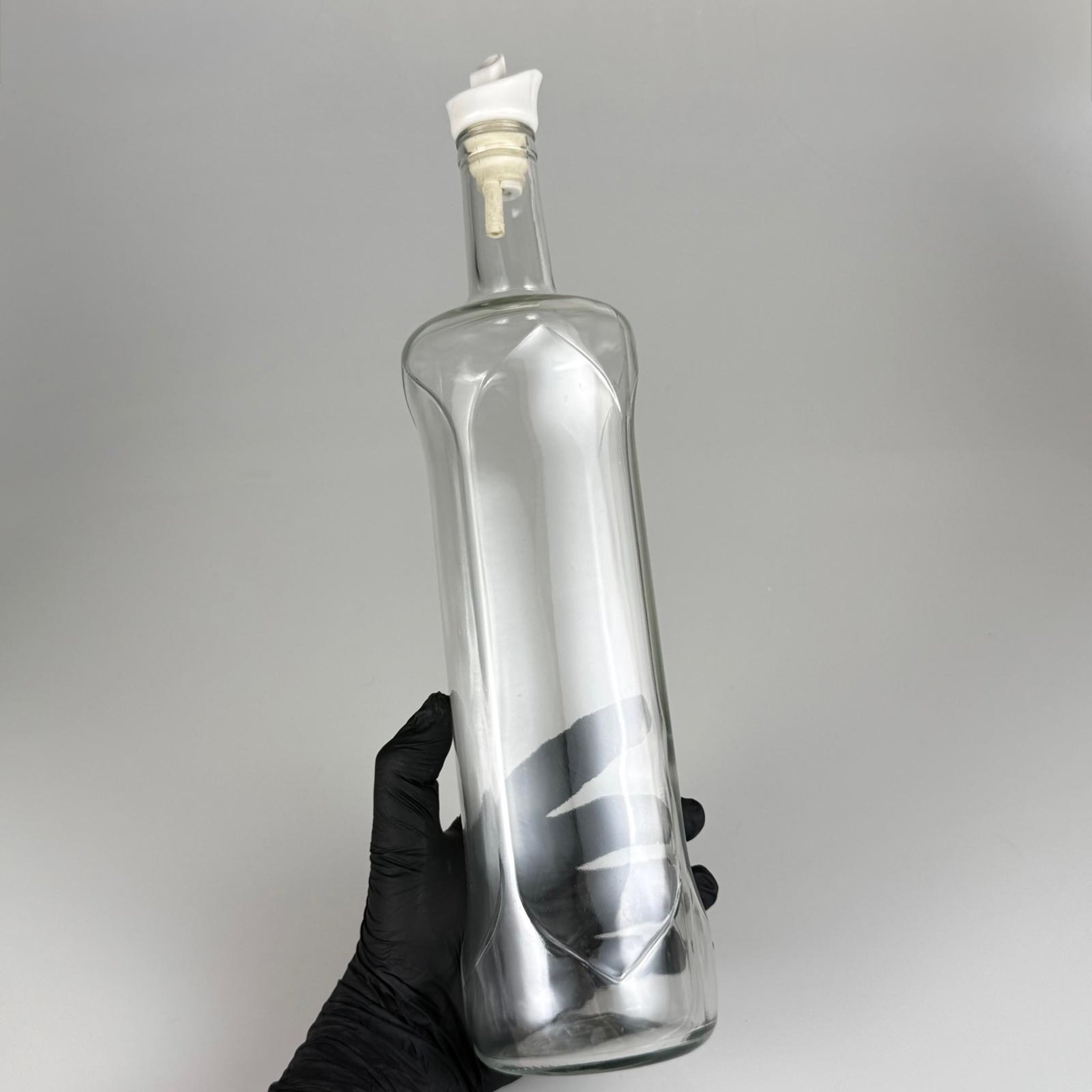 1000 CC DESENLİ DORİKA ŞEFFAF CAM ŞİŞE + HAVUZLU BEYAZ AKITICILI TAKIM - 1000 ML MANTAR TIPALI ÇAKMA AĞIZ  CAM ŞİŞE