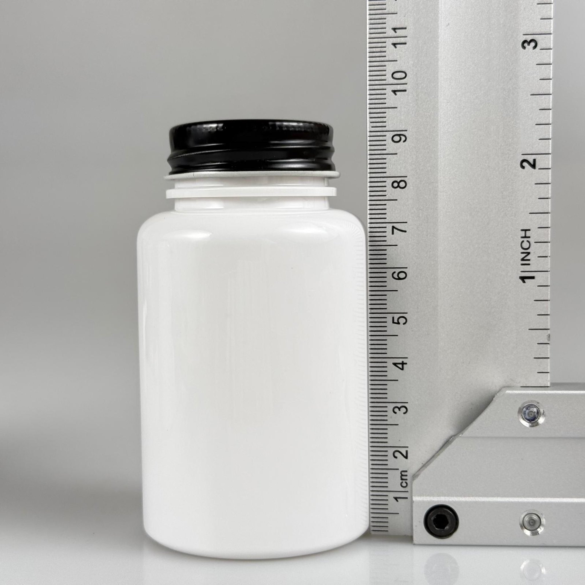 150 CC BEYAZ PET PUDRA ŞİŞESİ + KÖPÜK CONTALI SİYAH METAL KAPAKLI + PUDRA TIPALI TAKIM - 150 ML PUDRA KUTUSU, EKO TUZLUK