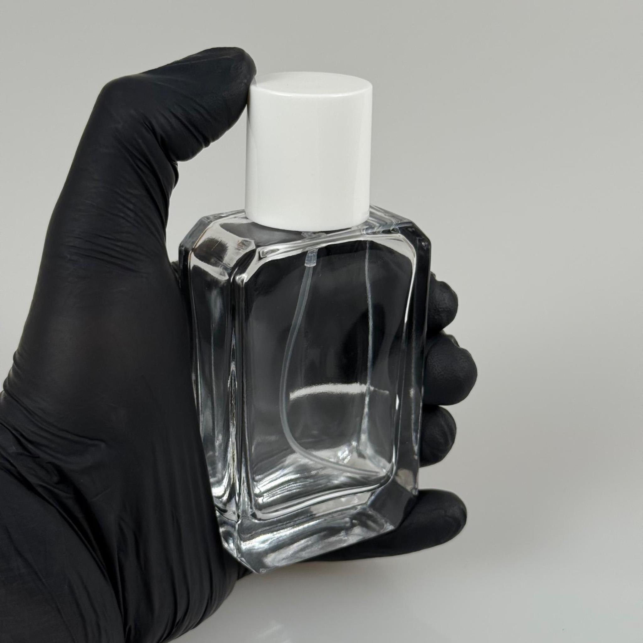50 ML KÖŞELİ MODEL ANGEL PARFÜM ŞİŞESİ - SİYAH METAL SPREYLİ + BEYAZ KAPAKLI (AĞIZ 15 MM GEÇME KOLAY KAPAMA)