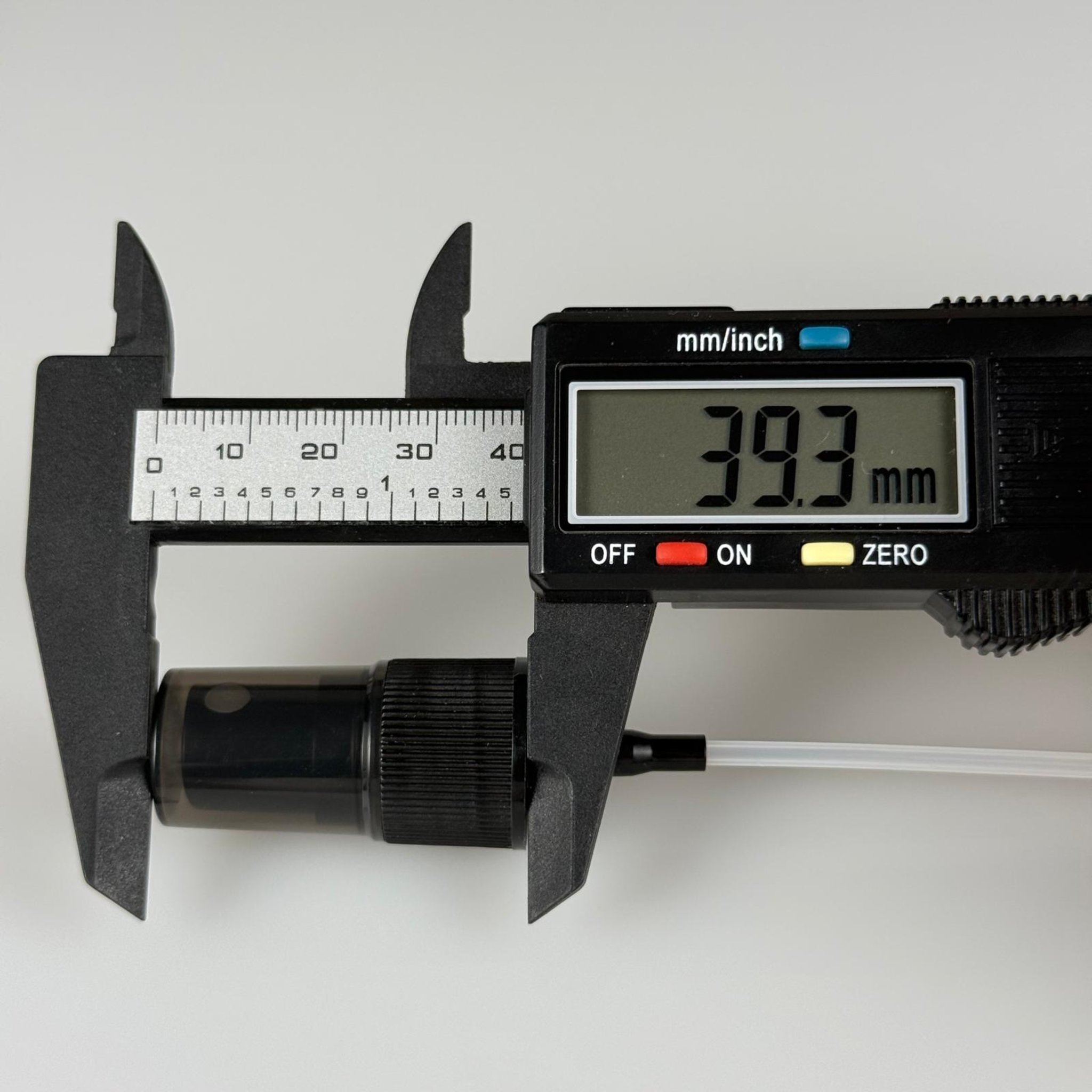 18 MM SPREY SİYAH - SİYAH KAPAKLI - HEM CAM ŞİŞEYE HEM PET ŞİŞEYE UYGUN