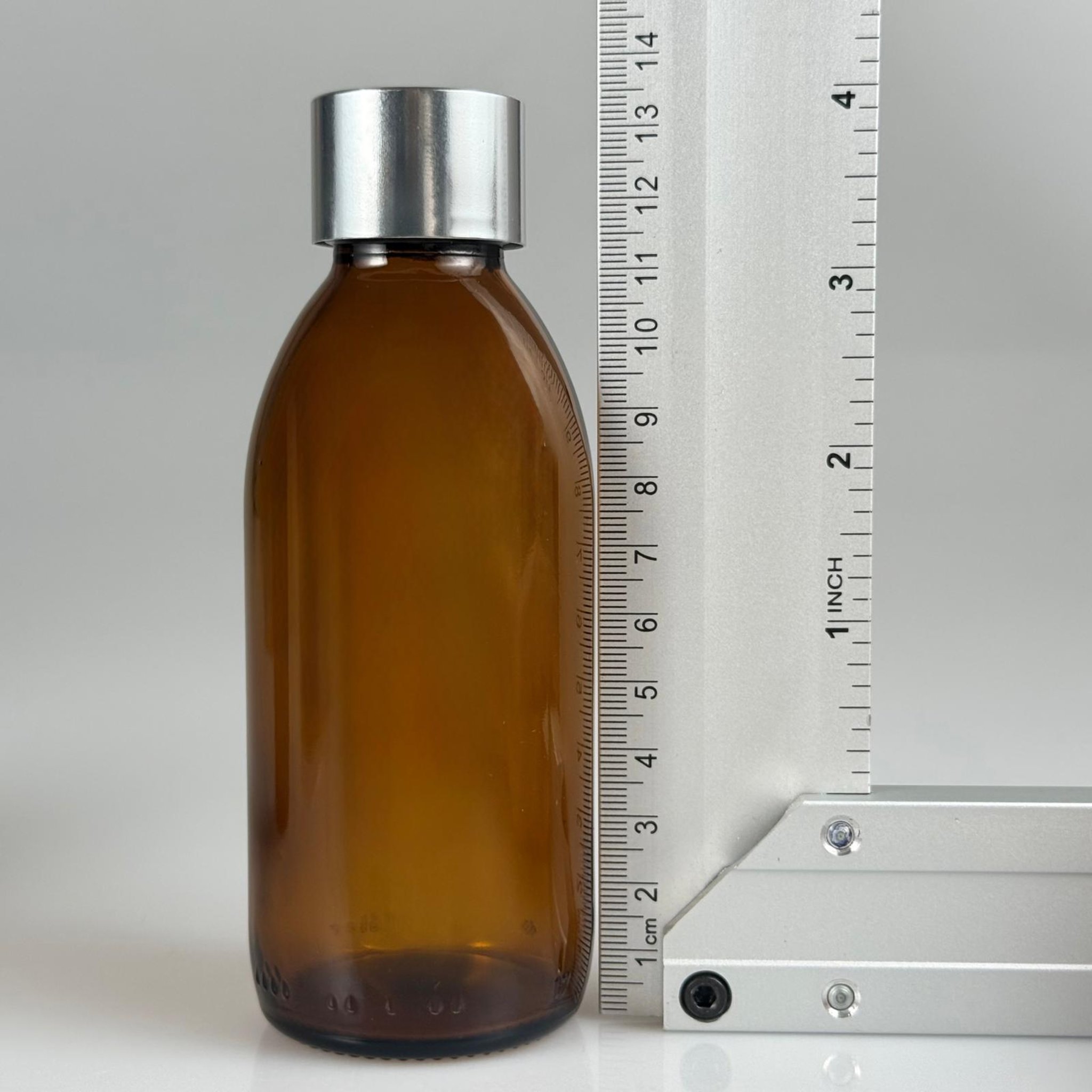 160 CC AMBER CAM ŞİŞE + ALÜMİNYUM KAPLAMALI GÜMÜŞ KAPAKLI + KÖR TIPALI TAKIM -  160 ML KAHVERENGİ CAM ŞİŞE