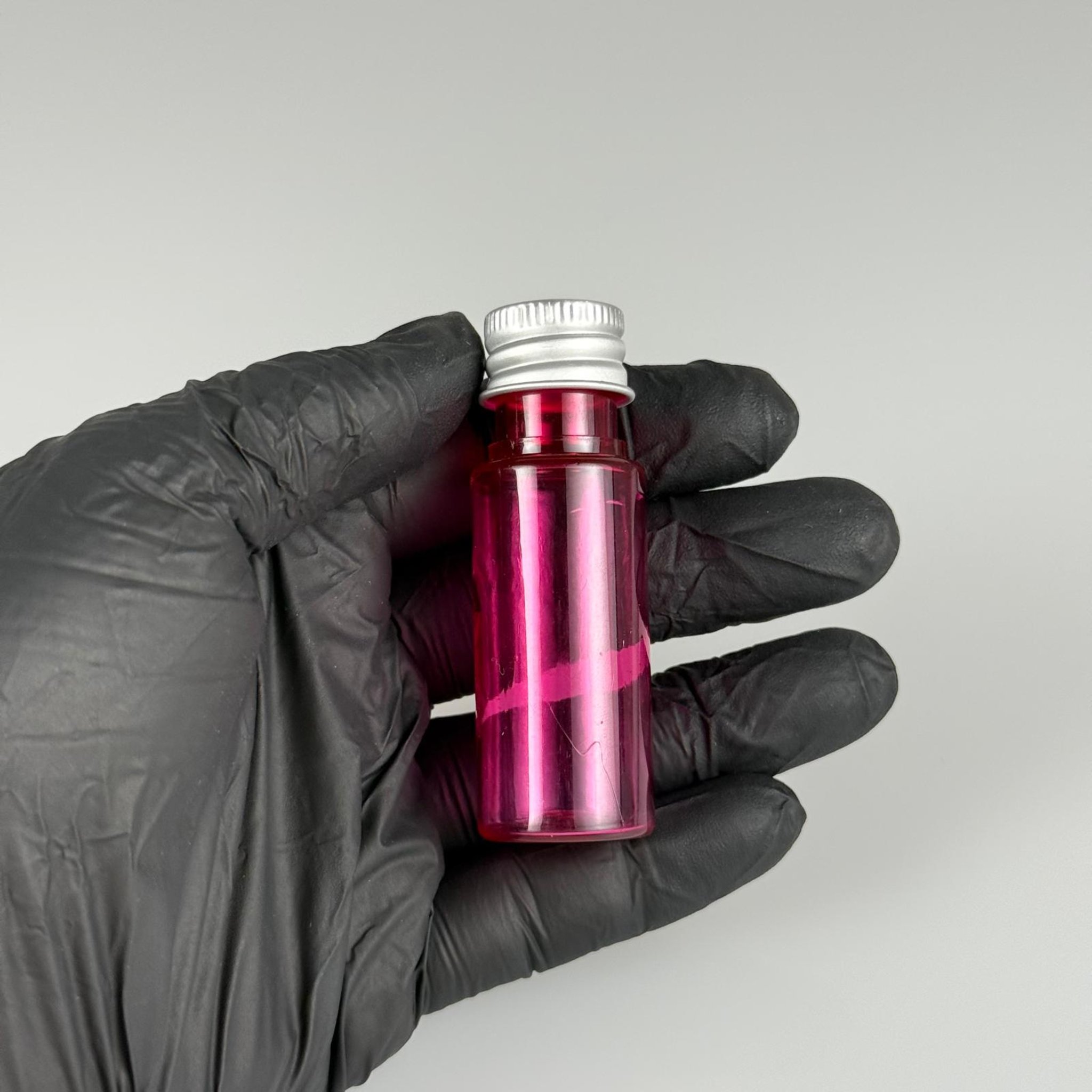 15 CC SİLİNDİR PEMBE PET ŞİŞE + KÖPÜK CONTALI GÜMÜŞ ALÜMİNYUM METAL KAPAKLI + DAMLALIKLI KOLONYA TIPALI TAKIML - 15 ML PEMBE PET ŞİŞE