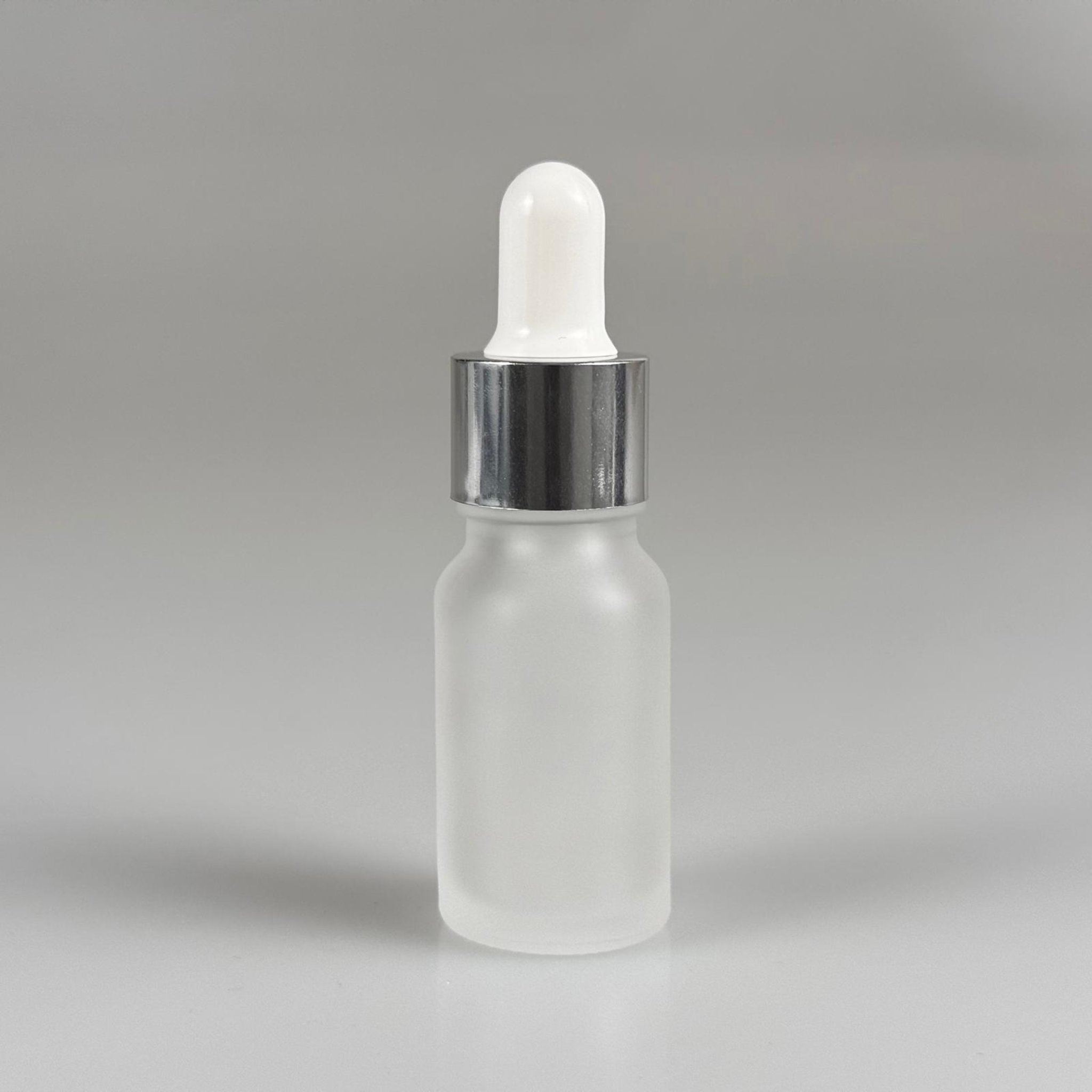 10 CC BUZLU CAM DAMLALIKLI ŞİŞE + BEYAZ EMZİK + GÜMÜŞ METAL KAPAK + CAM PİPET TAKIM  - 10 ML BUZLAMA CAM ŞİŞE