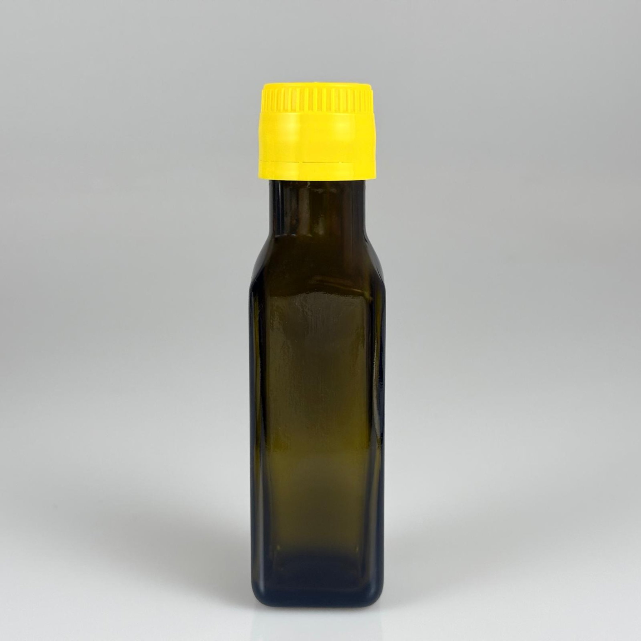 100 CC MARASKA CAM ŞİŞE KOYU YEŞİL (31 MM AĞIZ) - AKITICILI SARI KİLİTLİ KAPAKLI - 100 ML KÖŞELİ KARE MARASCA YAĞ VE SOS ŞİŞELERİ