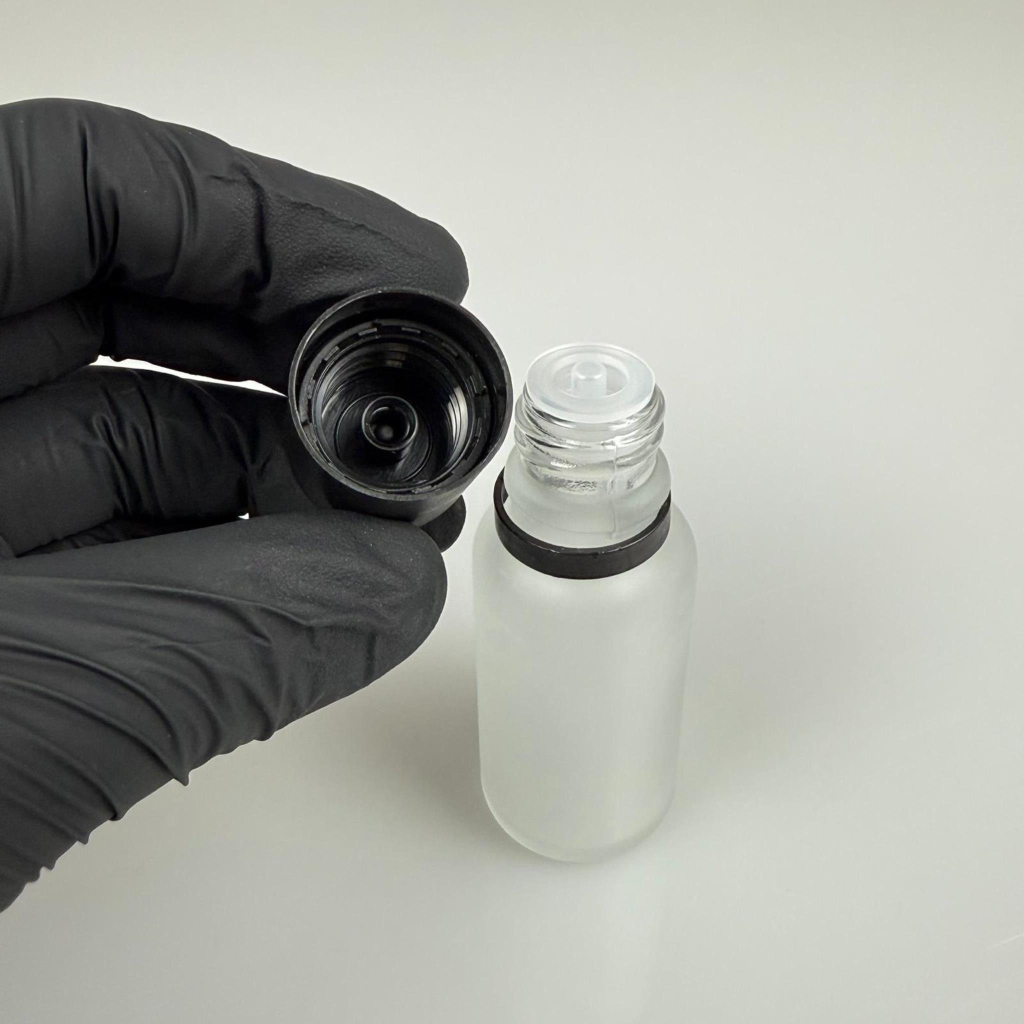 20 CC BUZLU CAM ŞİŞE + İÇTEN DAMLALIKLI ÇOCUK KİLİTLİ SİYAH KAPAK - BUZLU 20 ML KİLİT KAPAKLI DAMLATMALI ŞİŞE