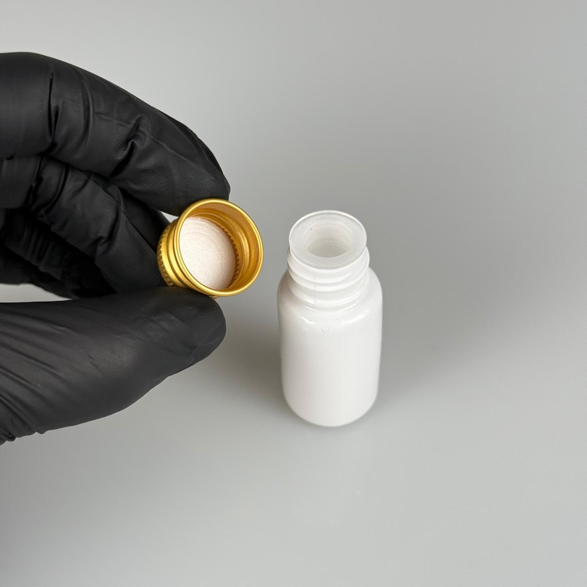 10 CC BEYAZ PET SHOT ŞİŞE - KÖPÜK CONTALI GOLD ALÜMİNYUM METAL KAPAKLI + KÖR TIPALI TAKIM - 10 ML PLASTİK ŞİŞE