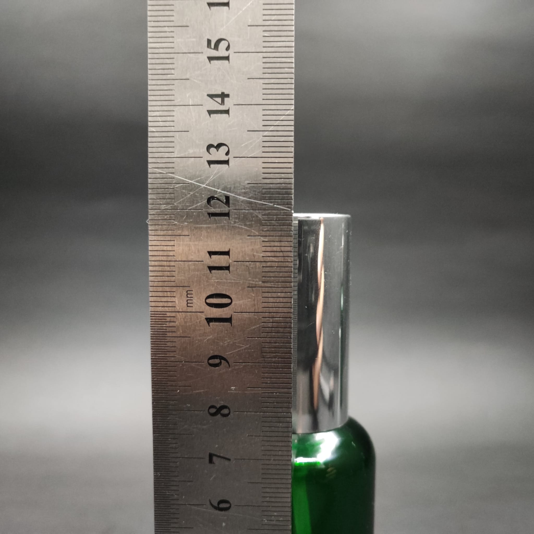 50 ML LÜKS VİDALI VALF ÇEVİRME PARFÜM ŞİŞELERİ - 50 CC YEŞİL CAM ŞİŞE - GÜMÜŞ METAL SPREYLİ KAPAKLI SET