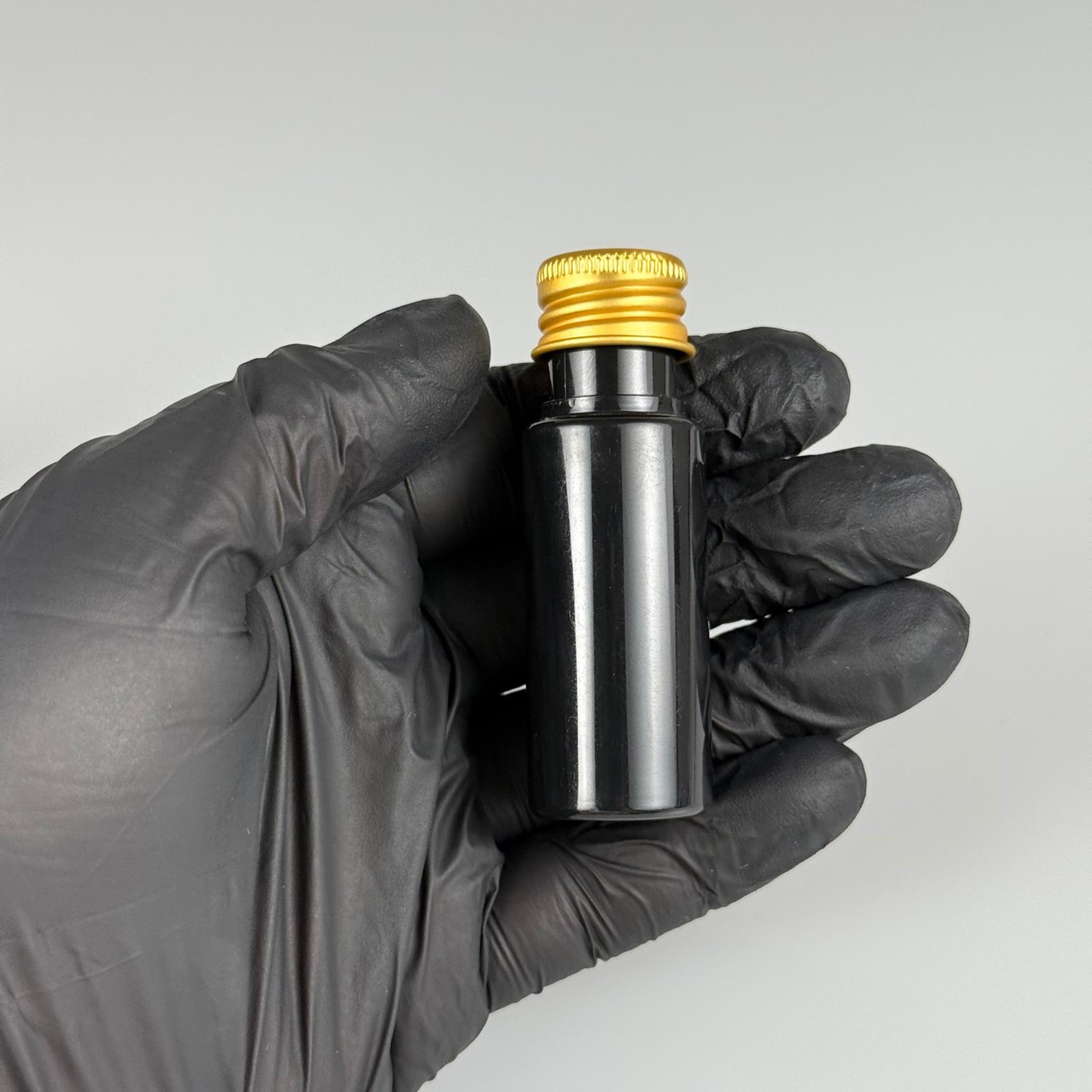 15 CC SİYAH SİLİNDİR PET ŞİŞE + KÖPÜK CONTALI GOLD ALÜMİNYUM METAL KAPAKLI + KÖR TIPALI TAKIML - 15 ML SİYAH PET ŞİŞE