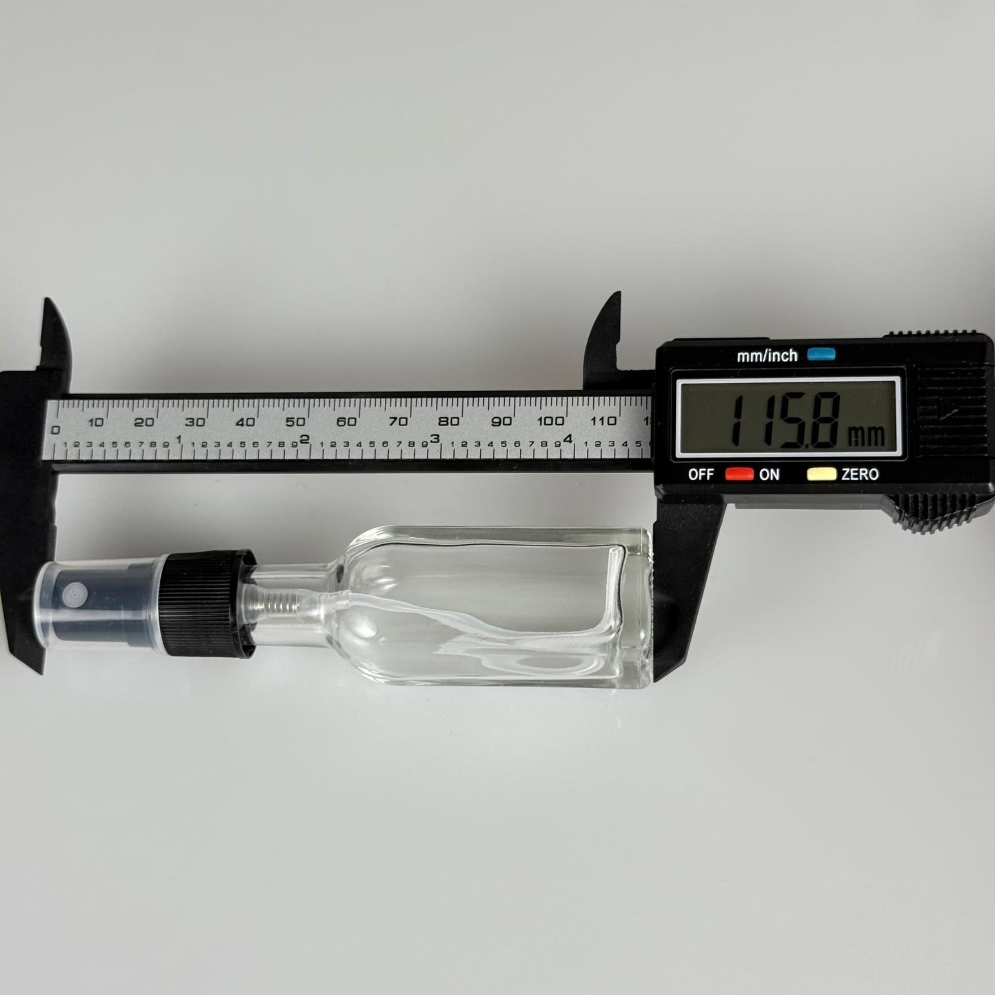 20 CC MARASKA KÖŞELİ SPREYLİ CAM ŞİŞE  - 20 ml kare cam şişe siyah fısfıslı