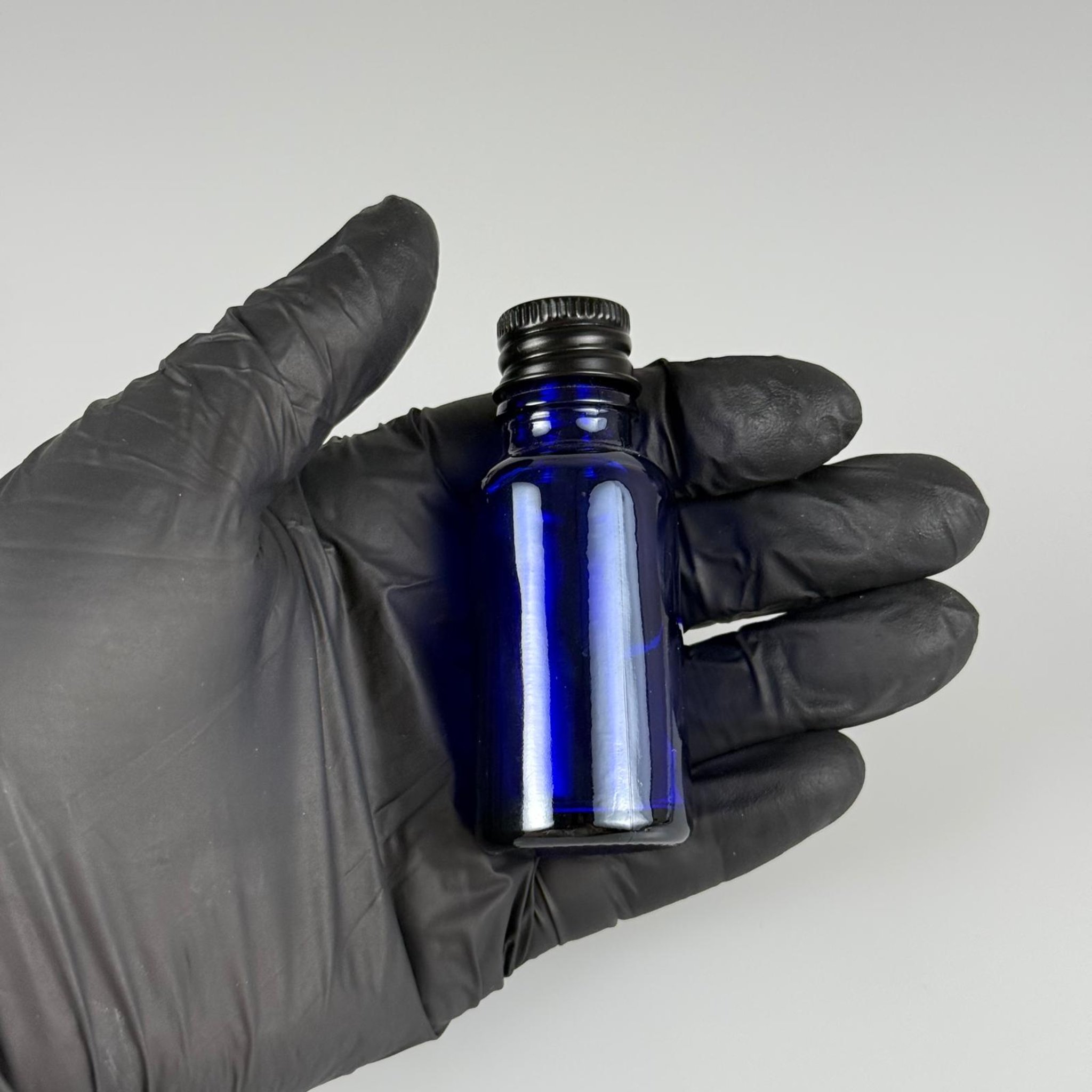 20 CC MAVİ CAM ŞİŞE + KÖPÜK CONTALI SİYAH ALÜMİNYUM METAL KAPAKLI + DAMLALIKLI KOLONYA TIPALI TAKIM - 20 ML MAVİ CAM ŞİŞE