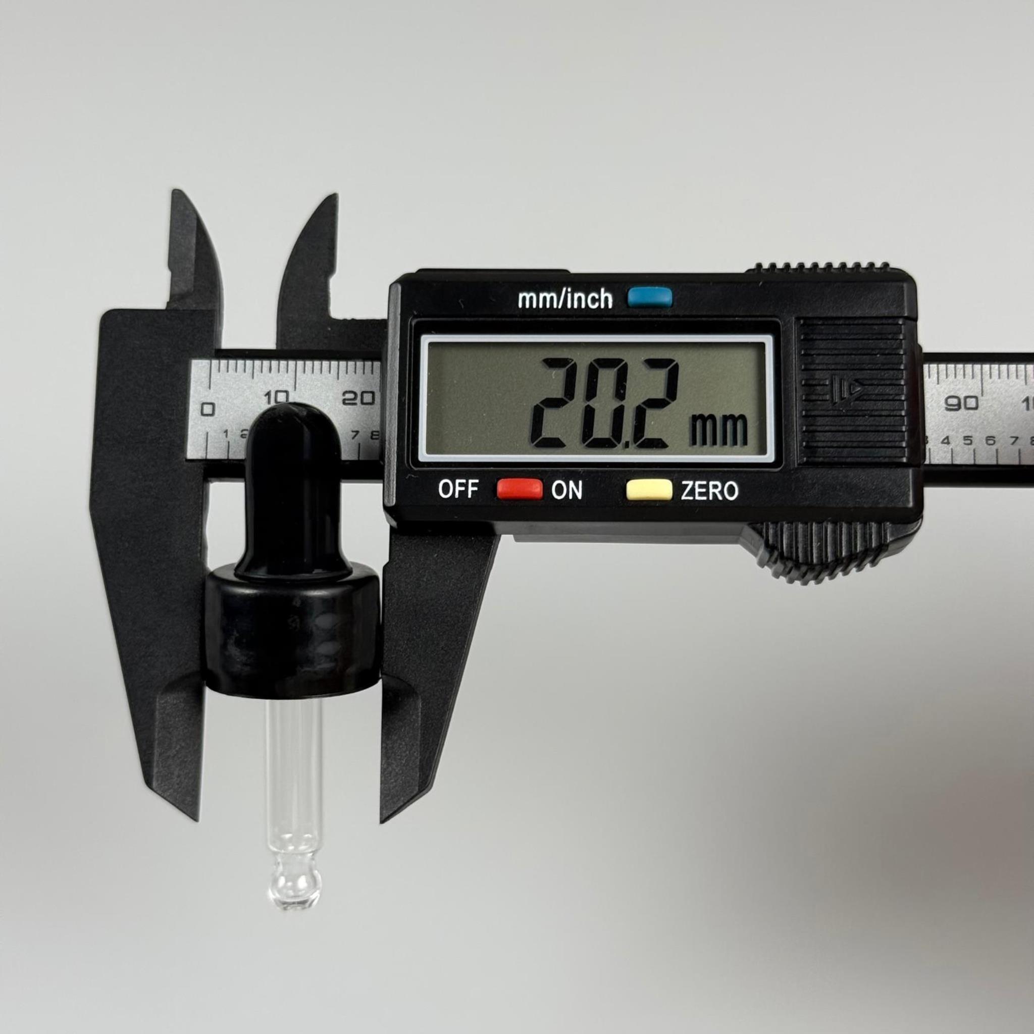 18 MM CAM DAMLALIKLI TAKIM - SİYAH EMZİK +  DELİKLİ PLASTİK DÜZ SİYAH KAPAK + 42 MM CAM PİPET