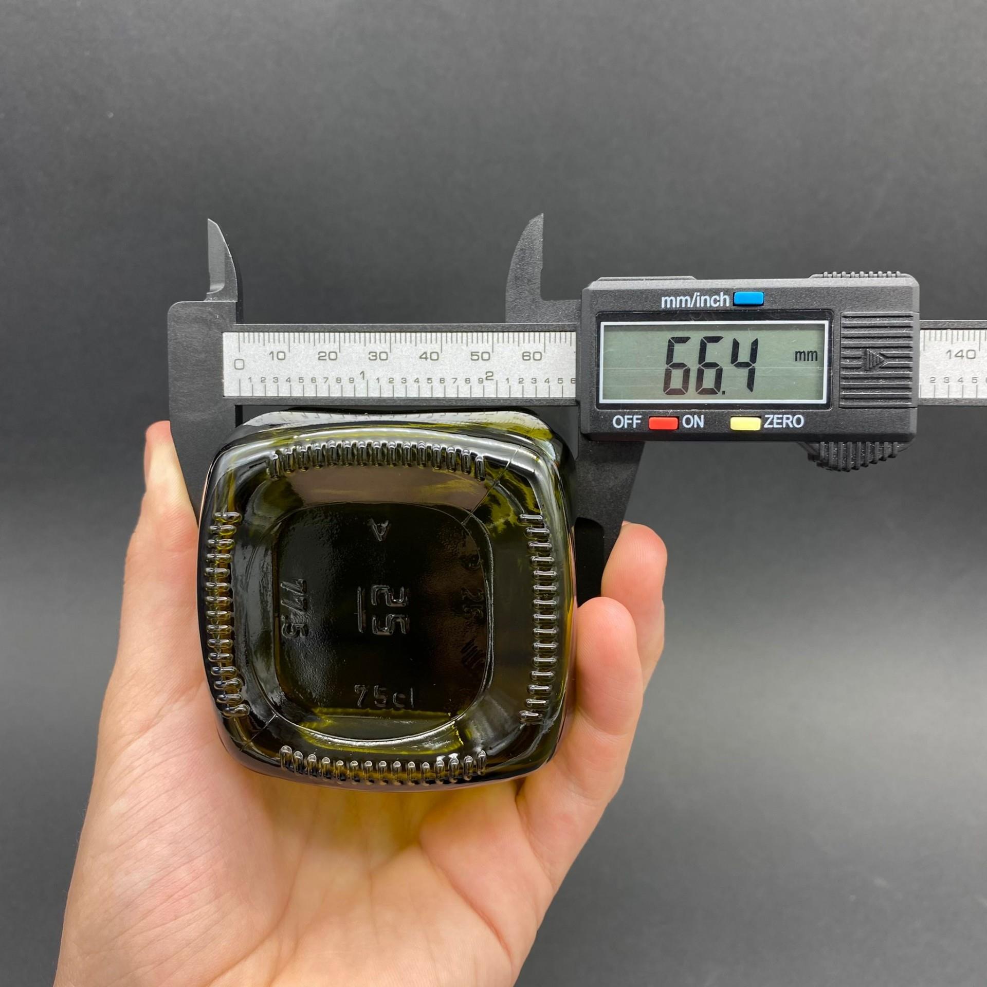 750 CC MARASKA YEŞİL CAM ŞİŞE - KİLİTLİ SARI AKITICILI DROP - STOP KAPAKLI - 0,75 LİTRE KÖŞELİ KARE YAĞ ŞİŞESİ - SİRKE ŞİŞESİ - ZEYTİNYAĞ İÇİN BOŞ CAM ŞİŞE