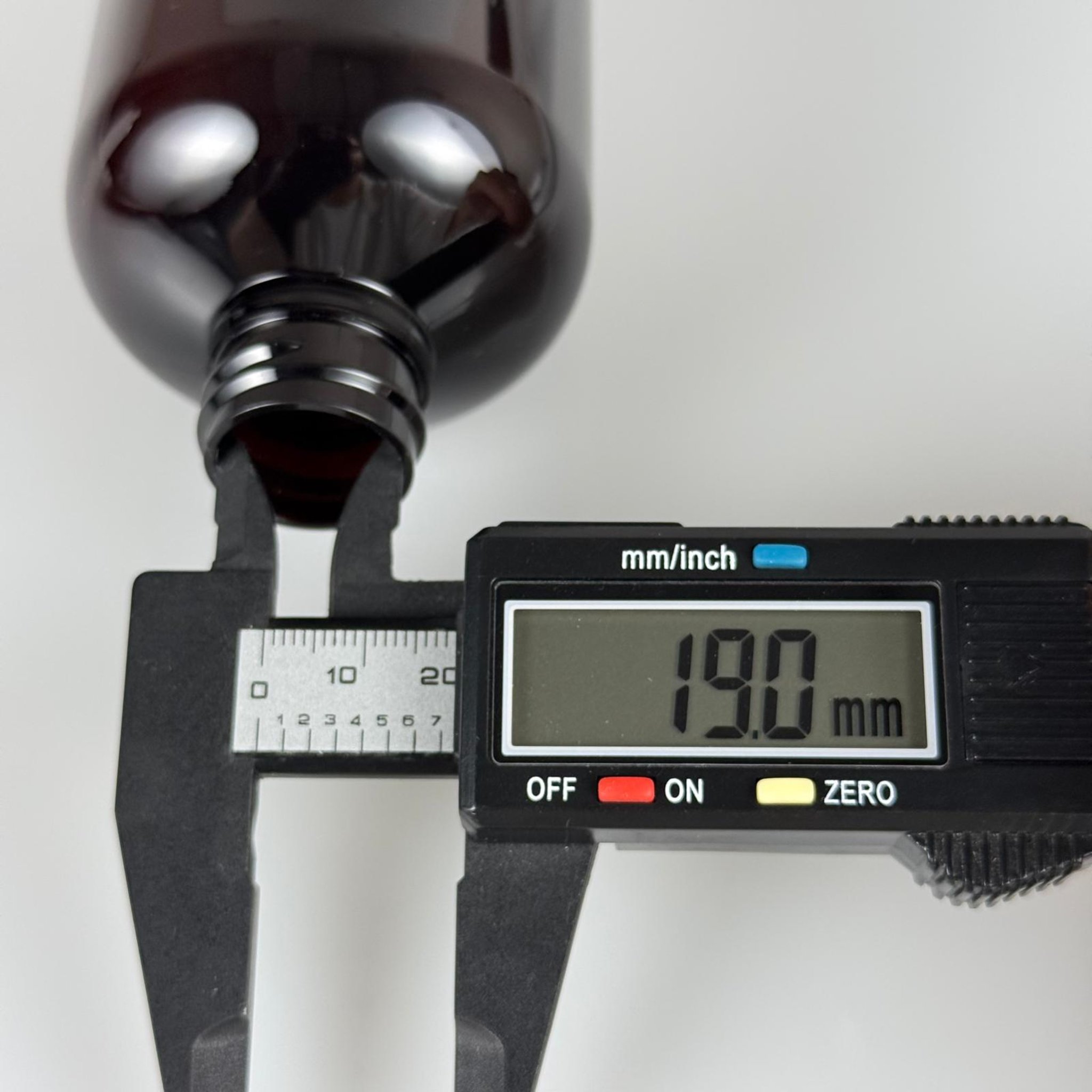 250 CC AMBER ZEYNEP MODEL PET ŞİŞE (24 GR) 24 MM GÖN