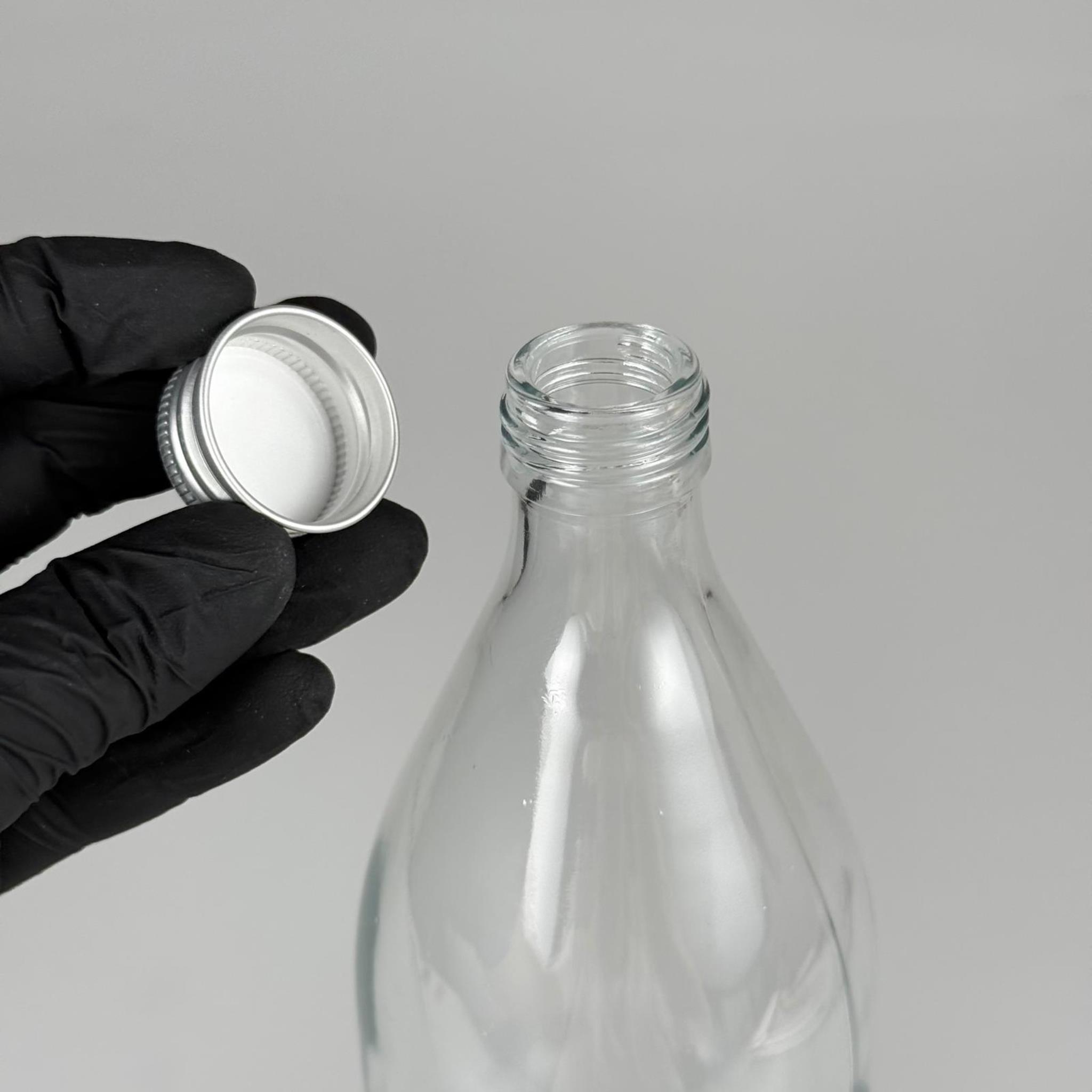 750 ML LÜKS CAM SU ŞİŞESİ - 750 CC BOŞ CAM SU ŞİŞELERİ - GÜMÜŞ ALÜMİNYUM METAL KAPAKLI (ELLE AÇILIP KAPANABİLİR) - RESTORAN, CAFE, OTEL VS İÇİN PREMİUM CAM ŞİŞE