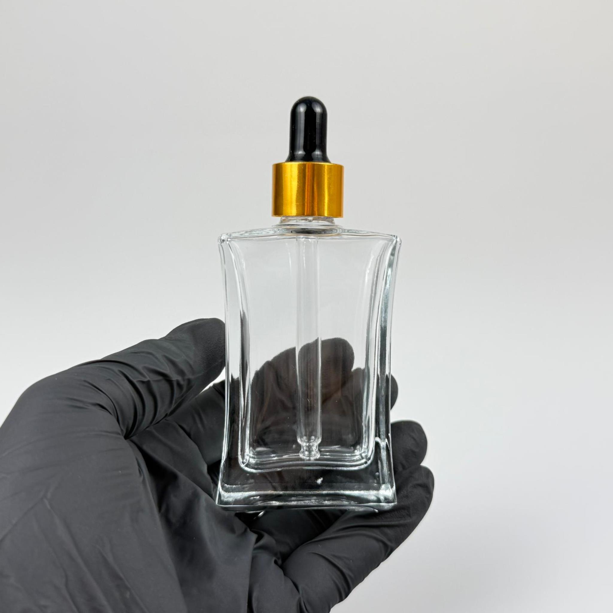 50 CC YASSI DİKDÖRTGEN KÖŞELİ CAM DAMLALIKLI ŞİŞE - SİYAH EMZİK - GOLD METALİK KAPAK - 50 ML CAM DAMLALIKLI ŞİŞE - DAMLALIKLI BOŞ ŞİŞE