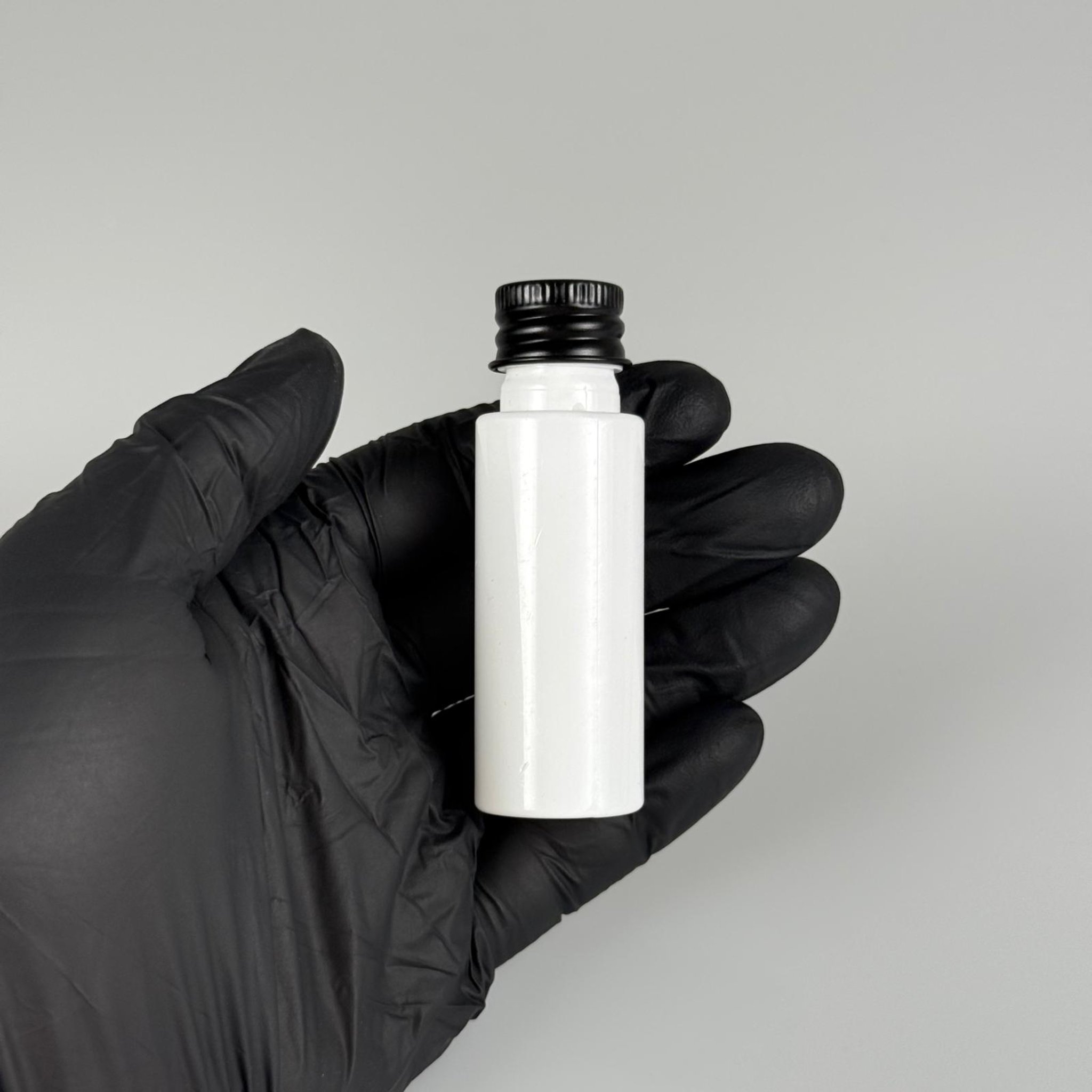 20 CC BEYAZ PET ŞİŞE + KÖPÜK CONTALI SİYAH ALÜMİNYUM METAL KAPAKLI TAKIM - 20 ML PLASTİK ŞİŞE