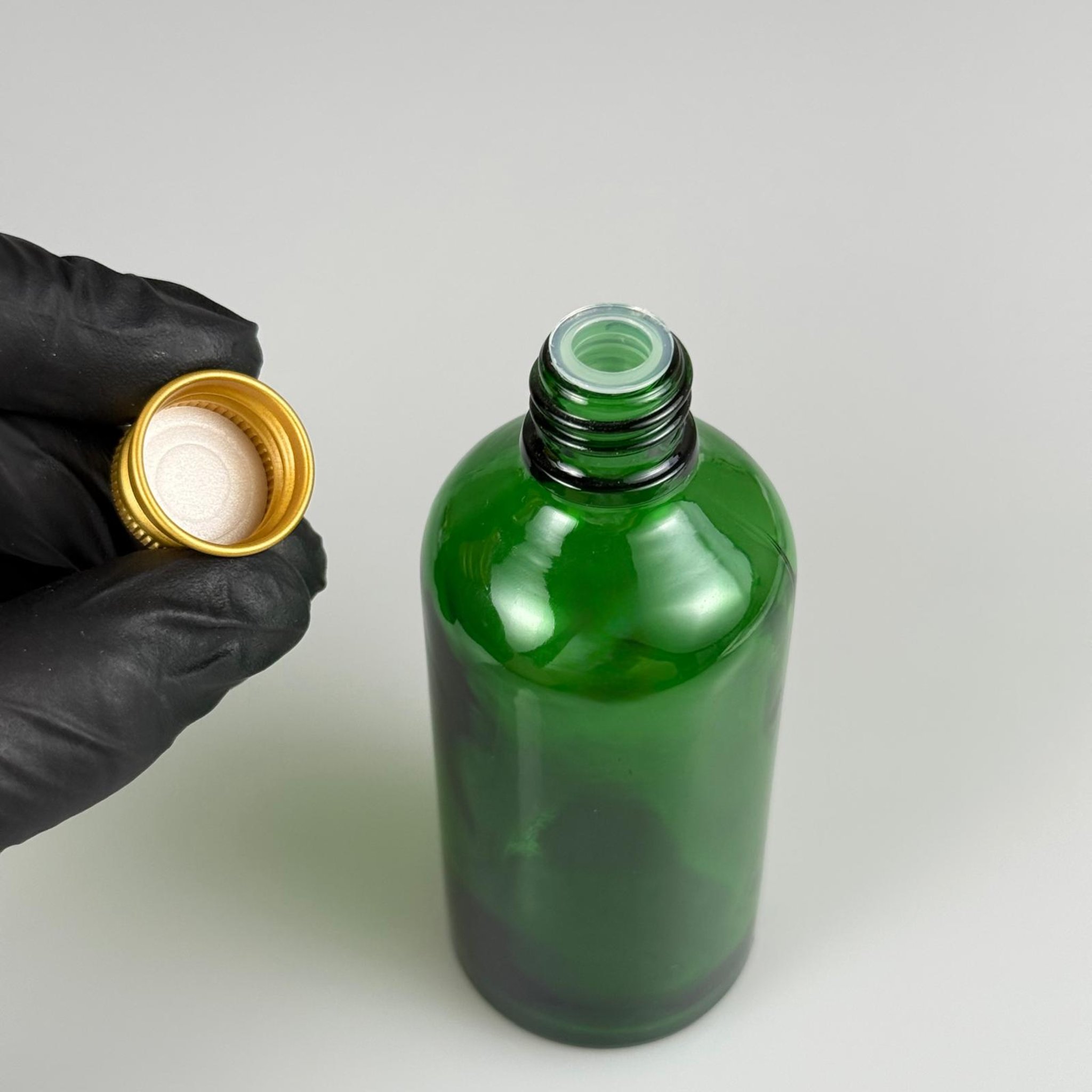 100 CC YEŞİL CAM ŞİŞE + KÖPÜK CONTALI GOLD ALÜMİNYUM METAL KAPAKLI + KÖR TIPALI TAKIM - 100 ML YEŞİL CAM ŞİŞE