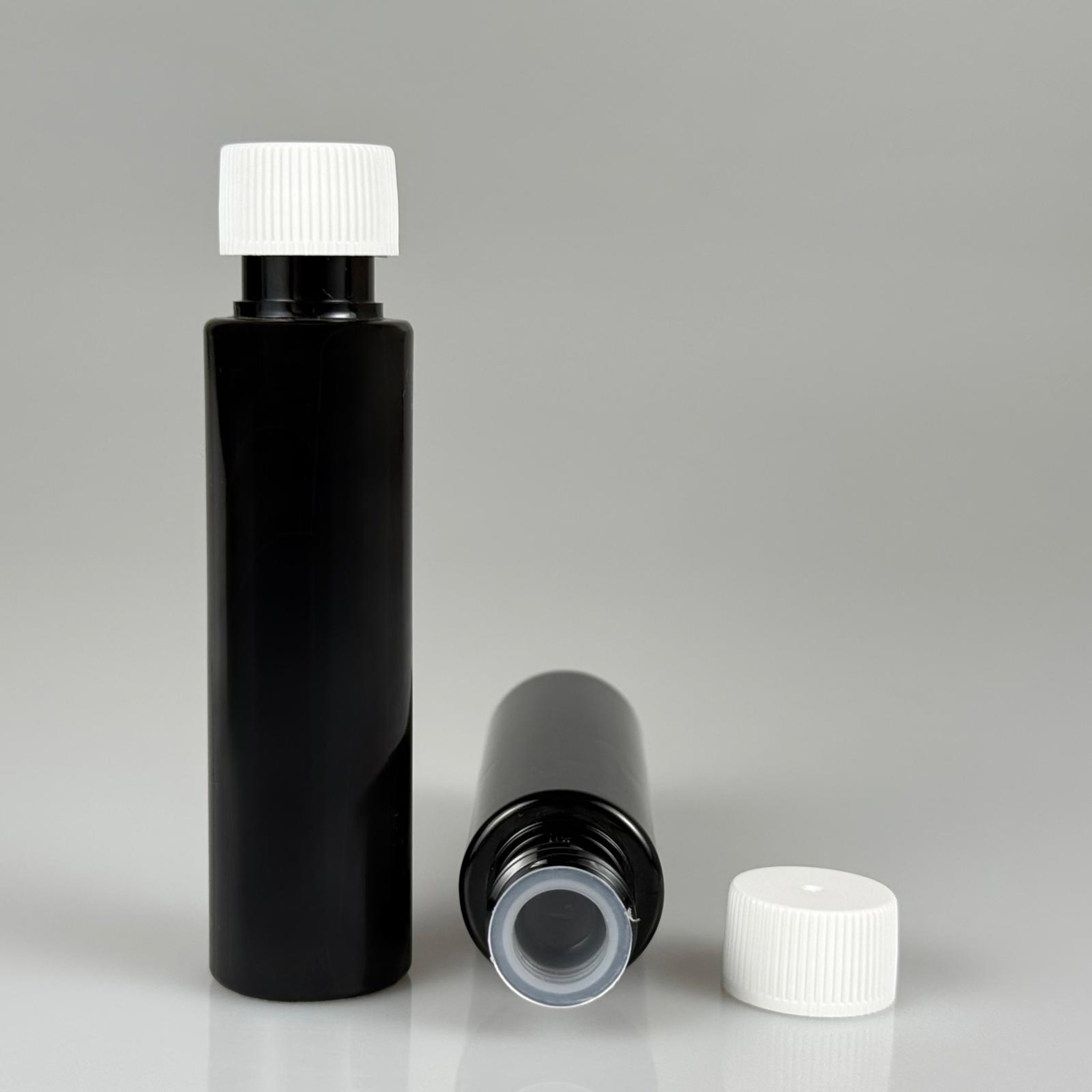 35 ML TIPALI, SIZDIRMAZ KAPAKLI PET ŞİŞE - 35 CC SİYAH PLASTİK ŞİŞE + CONTALI BEYAZ KAPAK + KÖR TIPA TAKIM